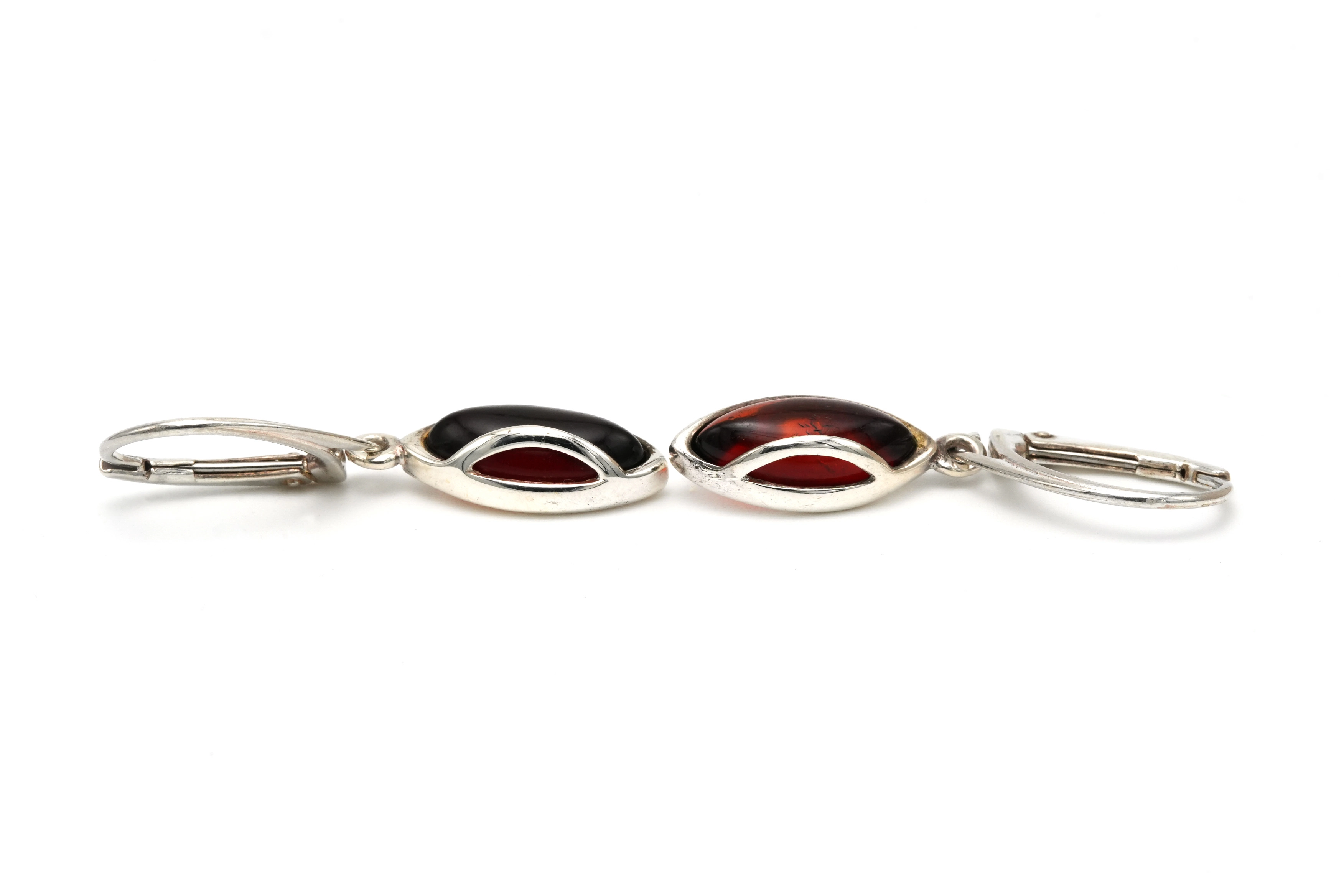 Boucles d'oreilles contemporaines en argent 925 serties d'ambre