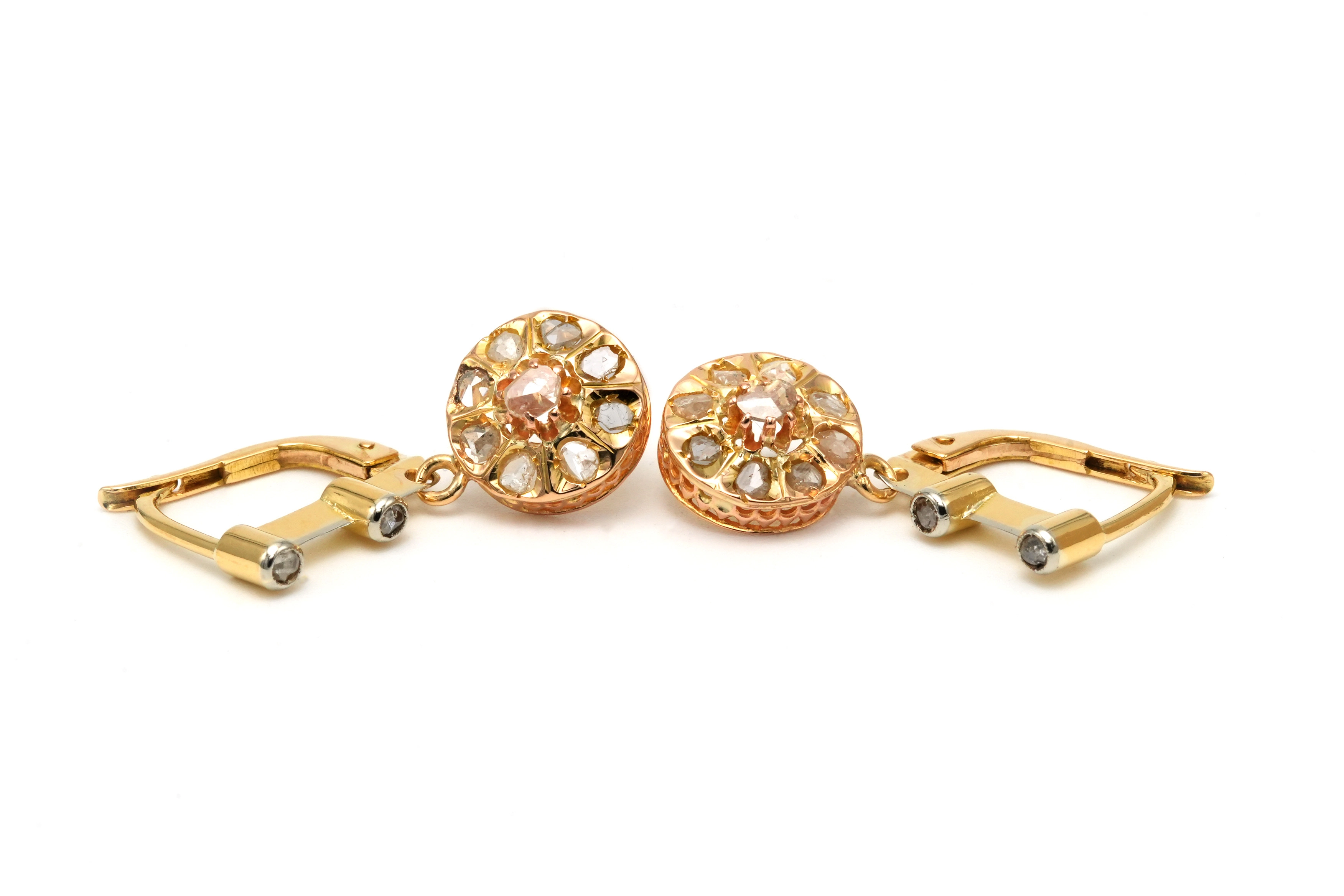 Boucles d'oreilles Art Déco en or jaune 18 carats serties de diamants "taille" rose - - 1