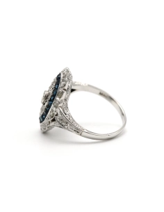 Bague Art Déco en or blanc 18 carats sertie de saphirs et d'un diamant "taille" brillant et de diamants "taille" rose - 3