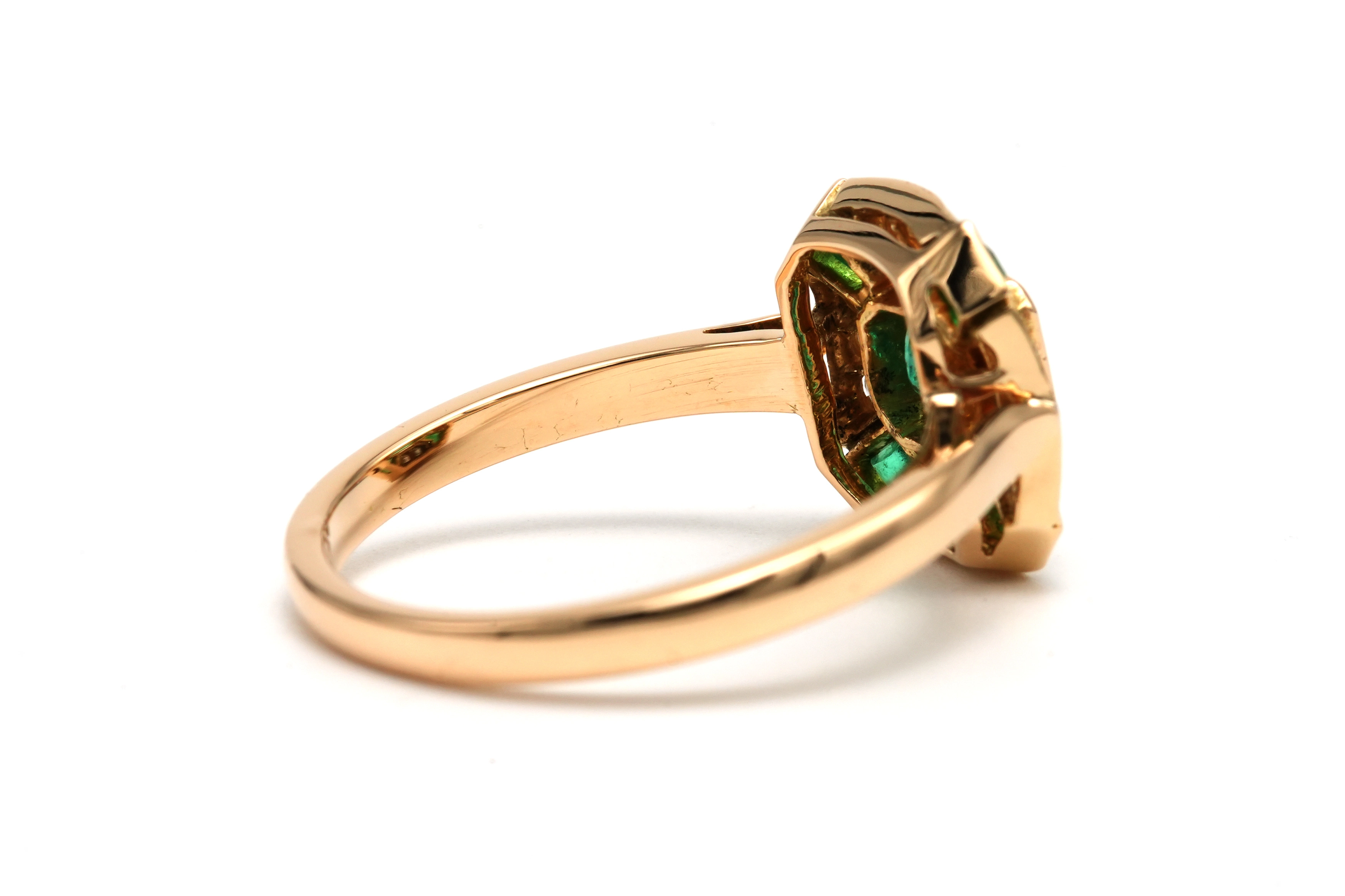 Bague contemporaine en or jaune 14 carats sertie d'émeraudes et de diamants "taille" brillant (+-0.10 ct) - 6