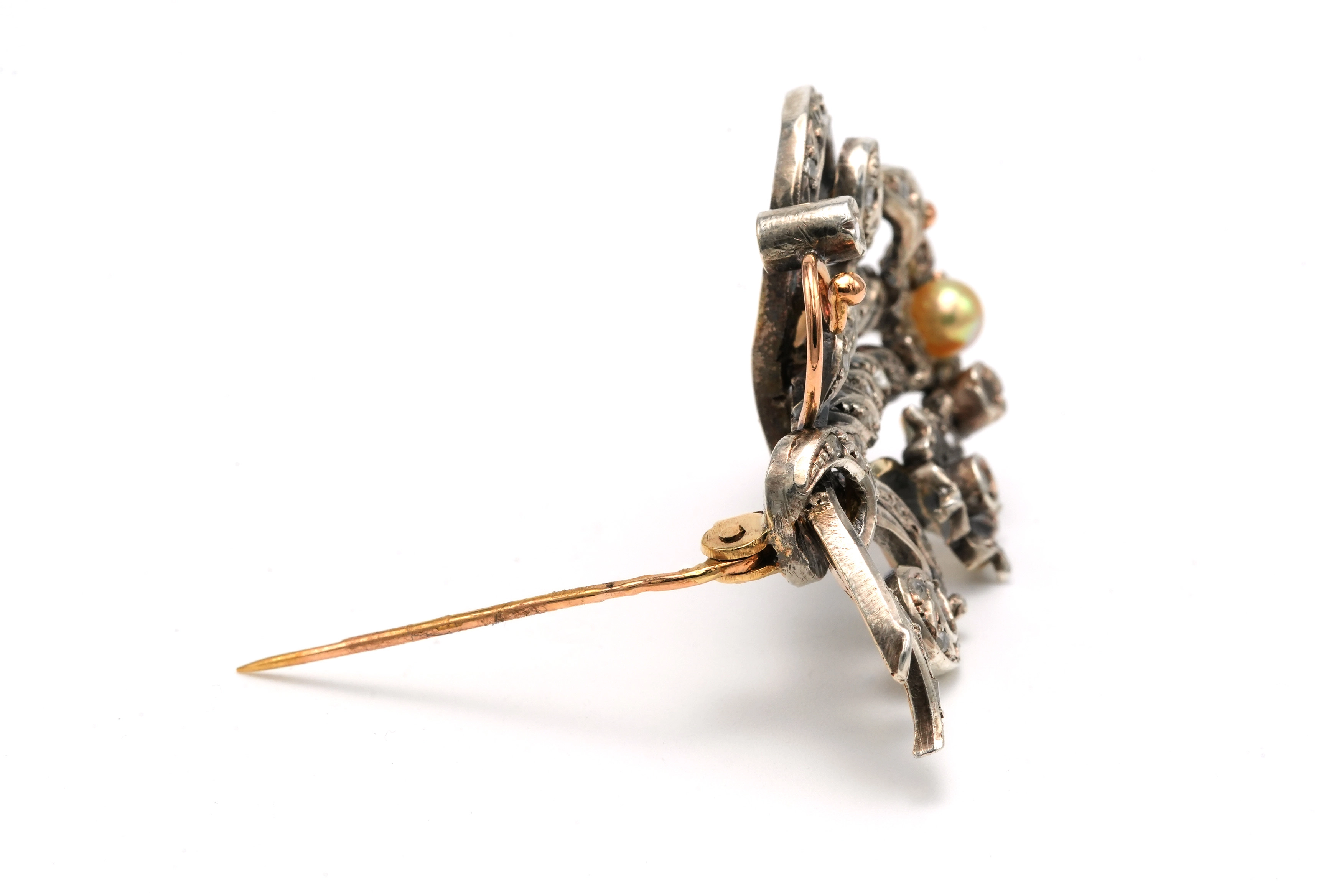 Broche Art Nouveau en or jaune 18 carats et argent sertie de diamants taille "rose" et d'une perle - 5