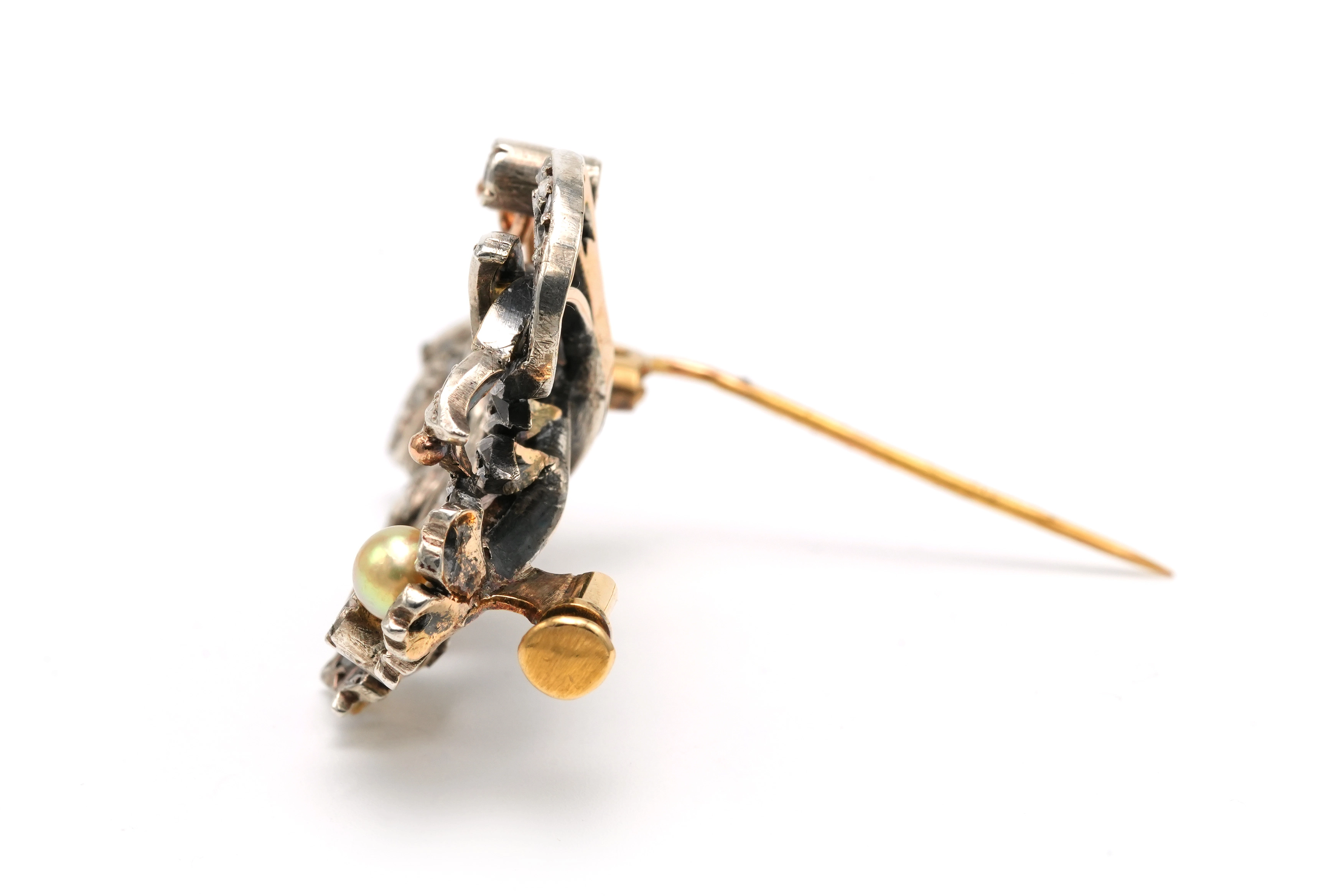 Broche Art Nouveau en or jaune 18 carats et argent sertie de diamants taille "rose" et d'une perle - 6