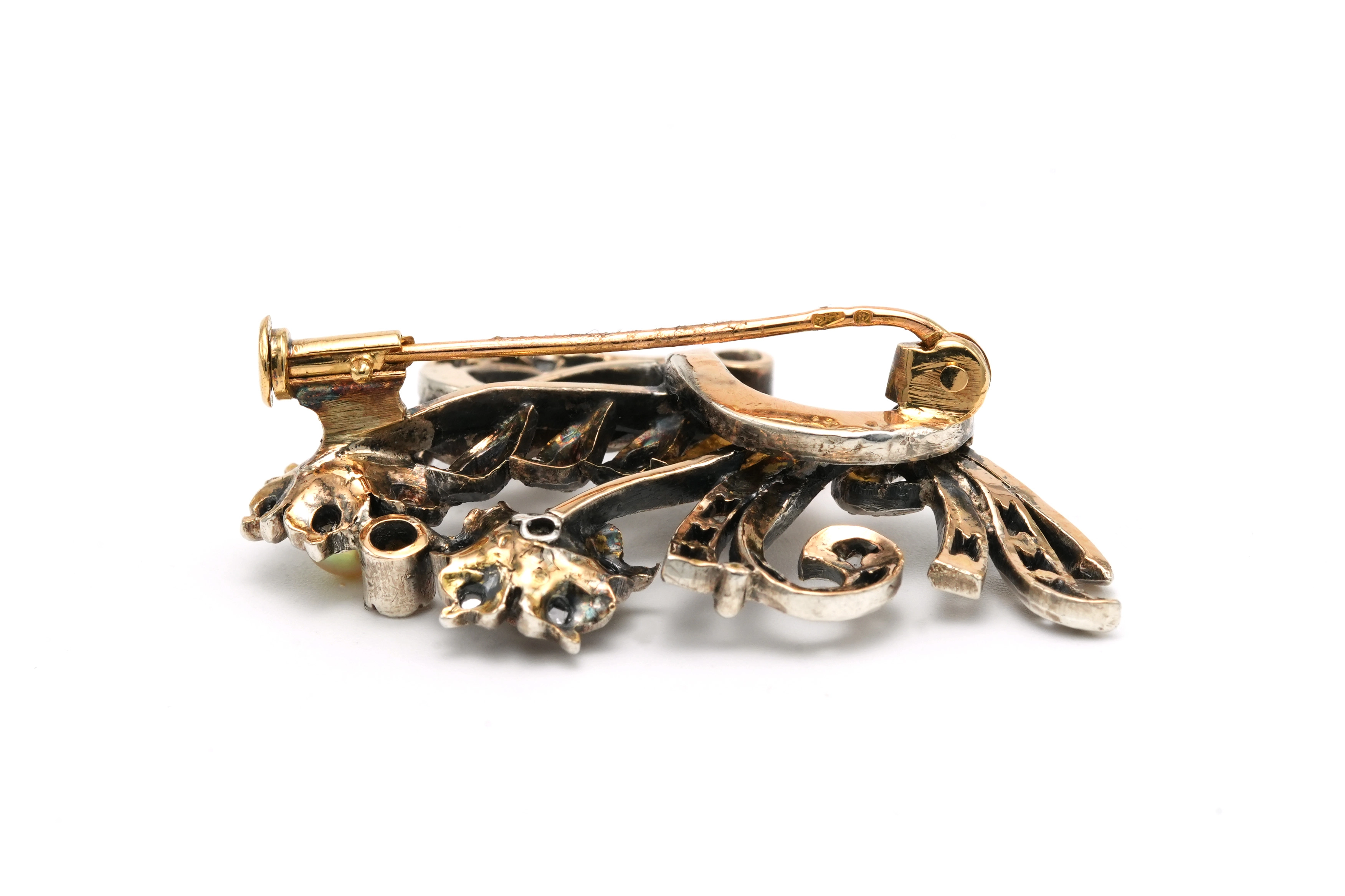 Broche Art Nouveau en or jaune 18 carats et argent sertie de diamants taille "rose" et d'une perle - 7