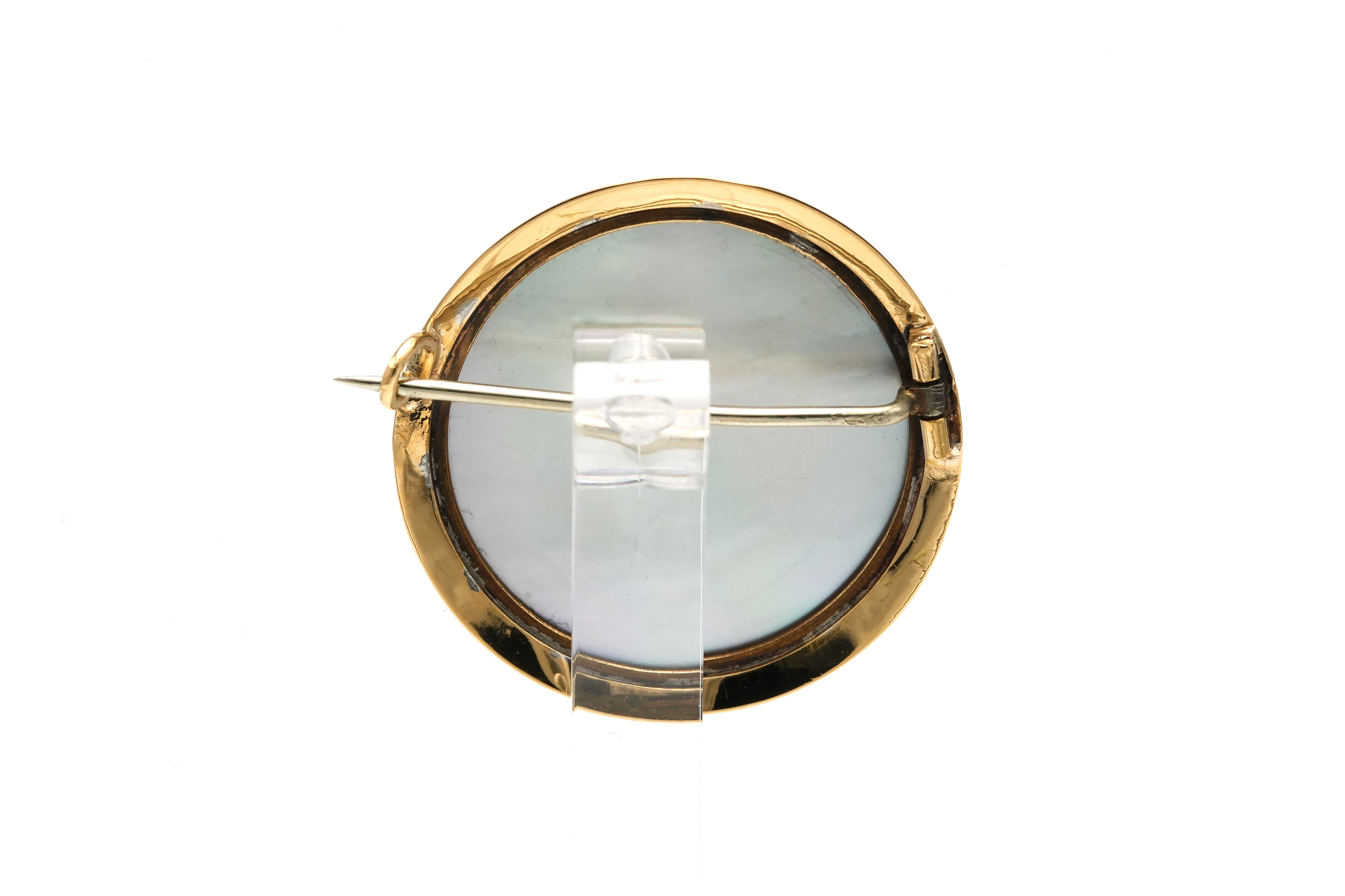 Broche Napoléon III en or jaune 18 carats sertie de porcelaine - 2