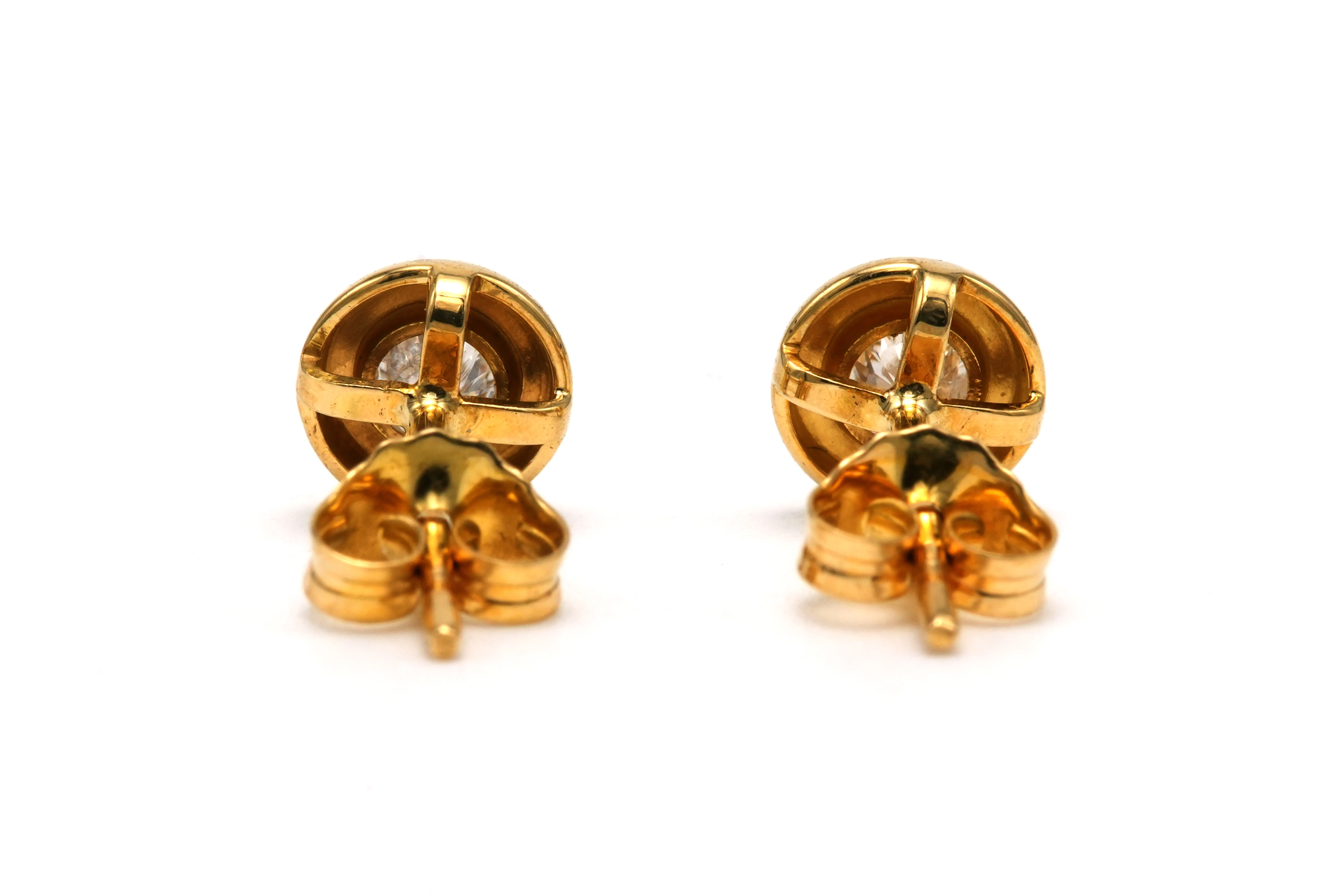 Boucles d'oreilles contemporaines en or jaune 18 carats serties de diamants - 1