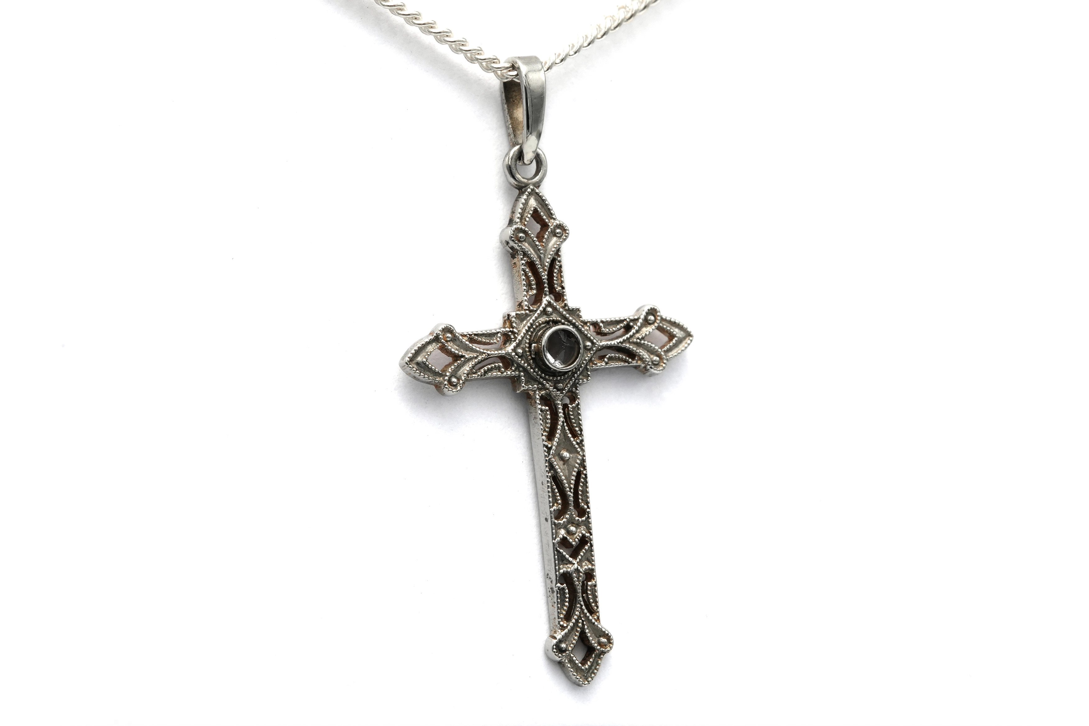 Pendentif contemporain en or blanc 9 carats serti de diamants taille "brillant" (+- ct) - 3