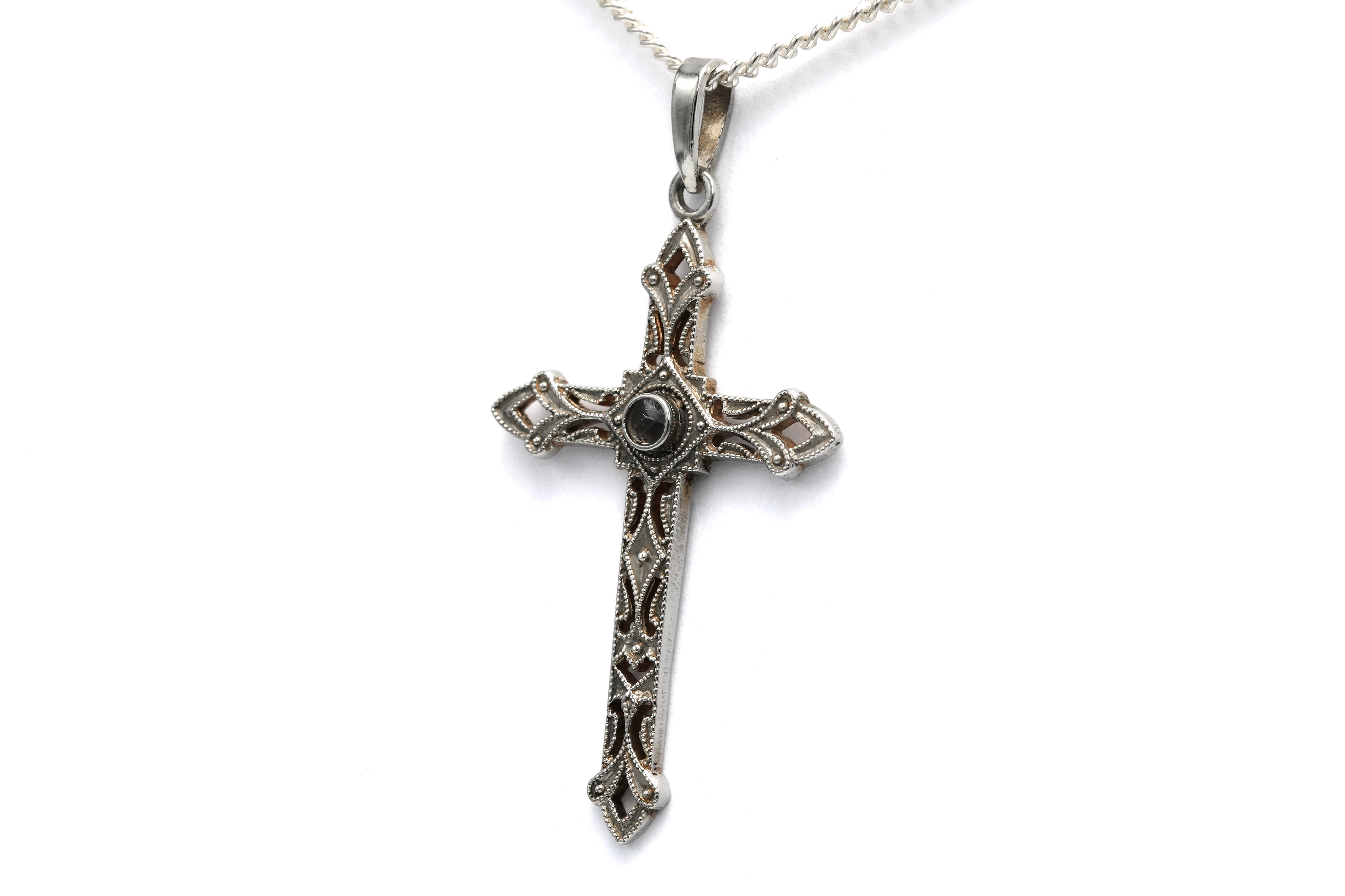 Pendentif contemporain en or blanc 9 carats serti de diamants taille "brillant" (+- ct) - 2