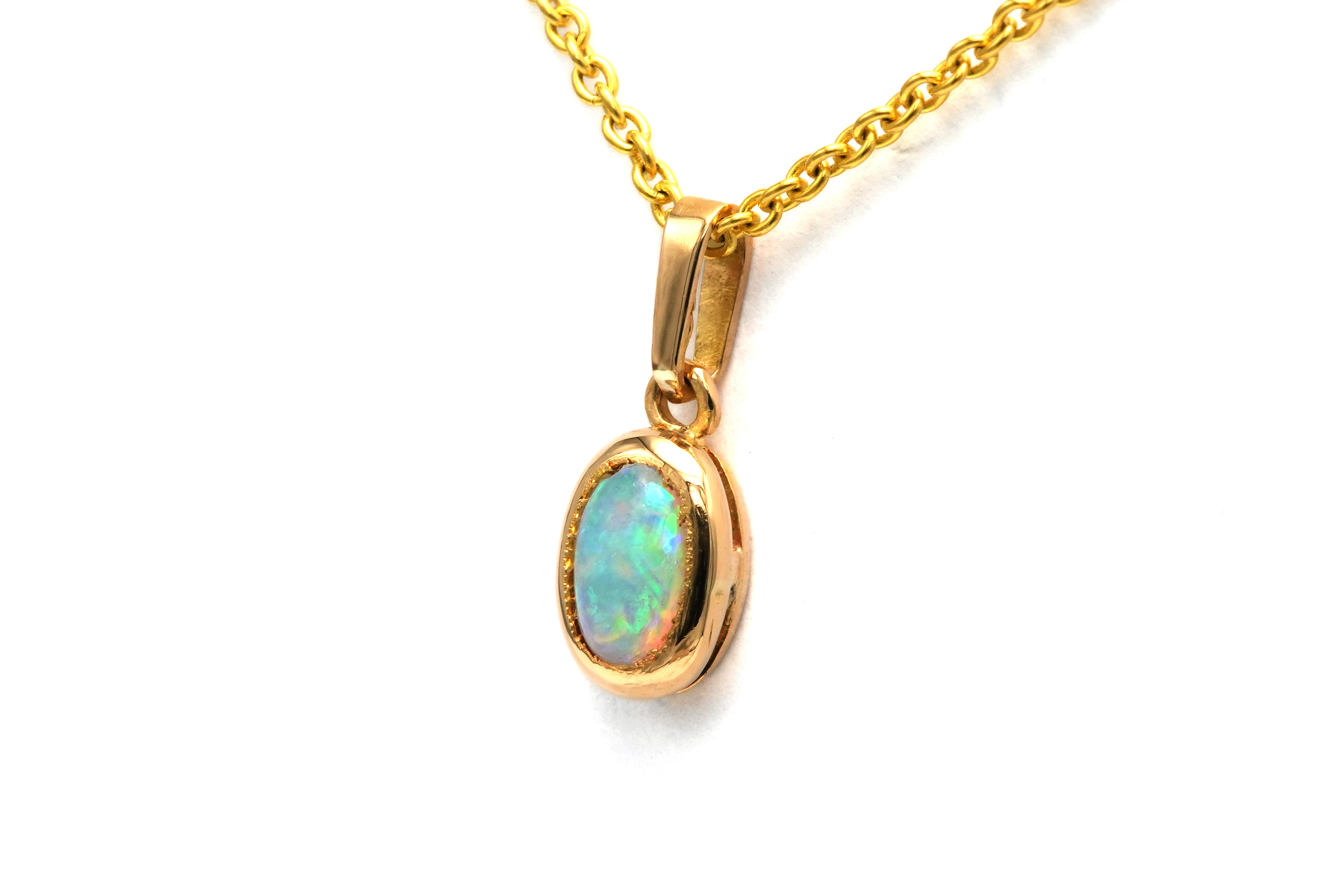 Pendentif contemporain en or jaune 18 carats serti d'une opale - 4