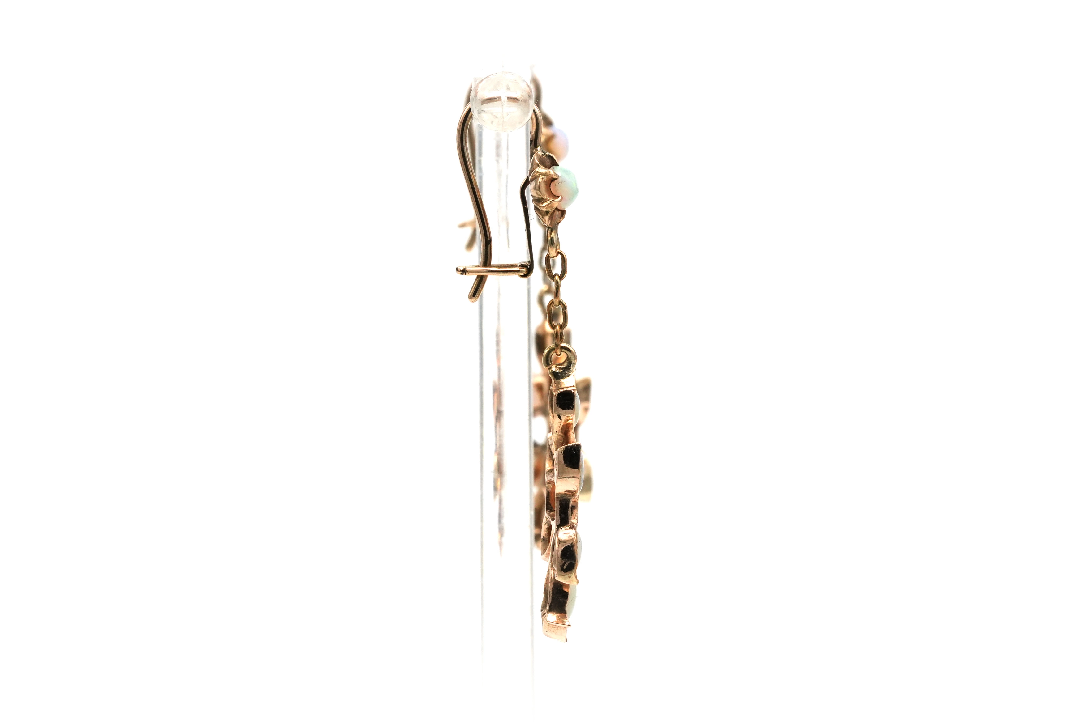 Boucles d'oreilles Art Déco en or jaune 9 carats serties d'opales - 1