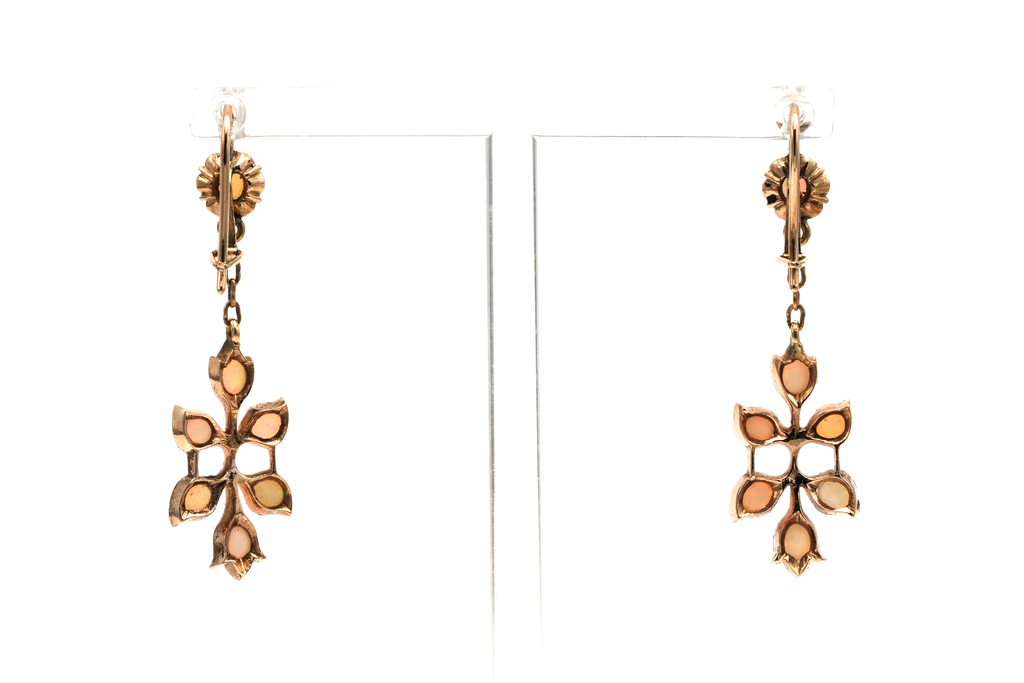 Boucles d'oreilles Art Déco en or jaune 9 carats serties d'opales - 2