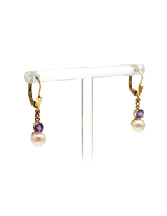 Boucles d'oreilles contemporaines en or jaune 8 carats serties de perles et d'améthystes - 5