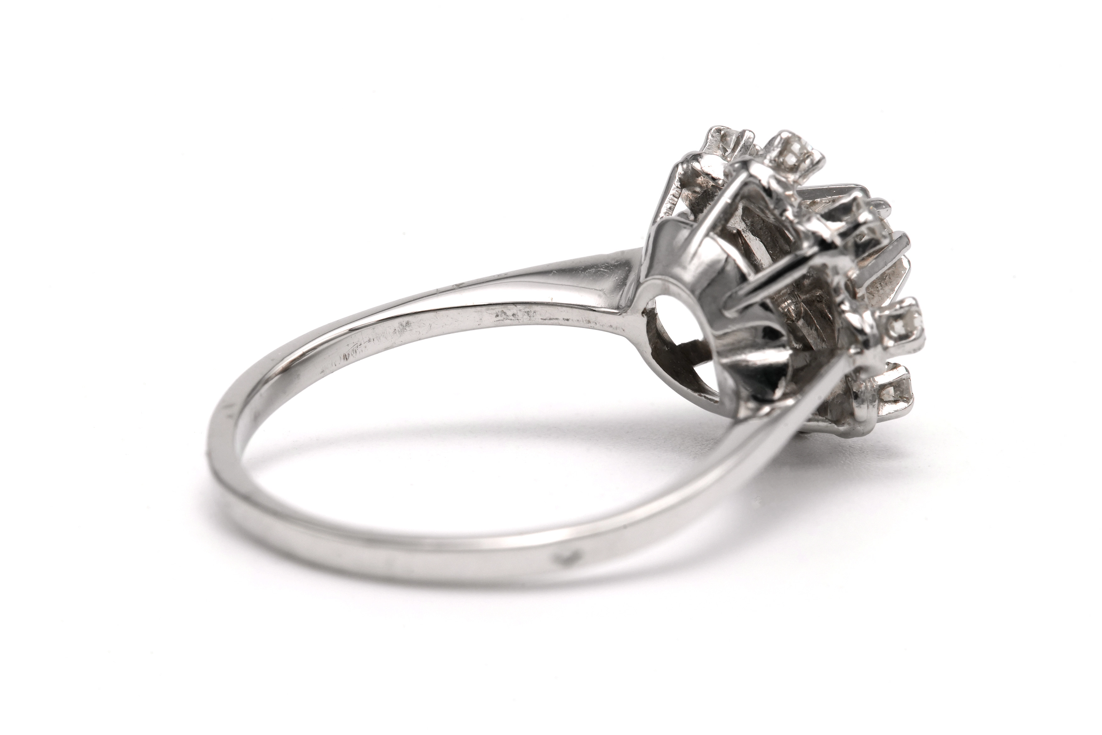 Bague Art Déco en or blanc 18 carats sertie de diamants taille "brillant" (+- 0.22ct) - 5