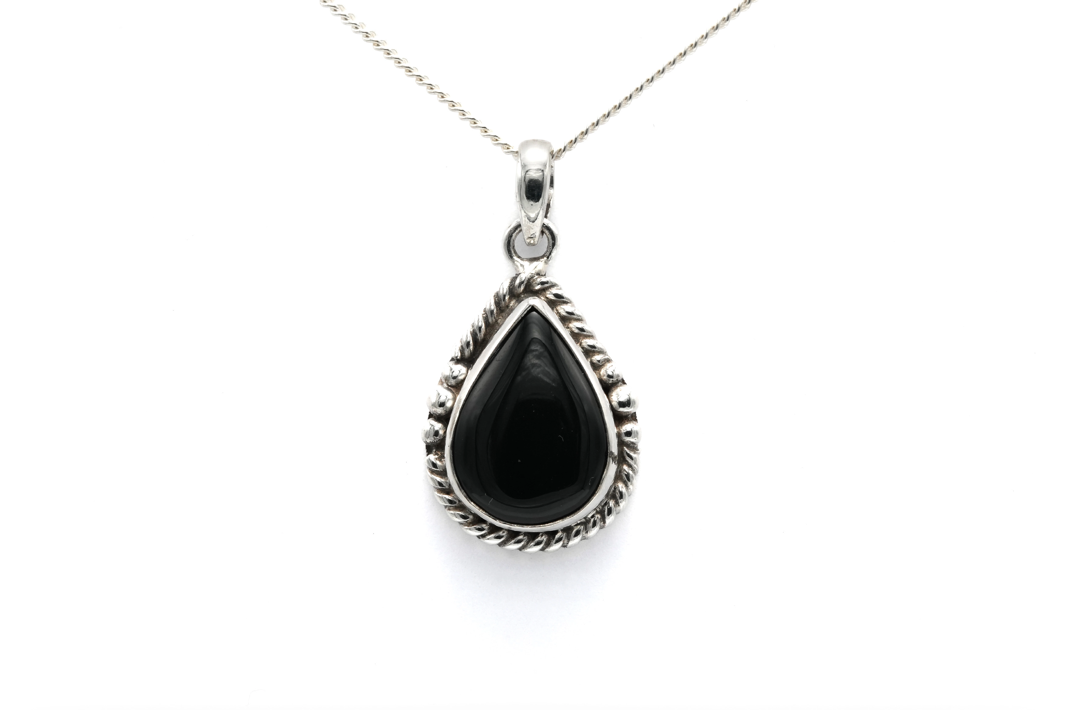 Pendentif contemporain en argent 925 serti d'une onyx - 1