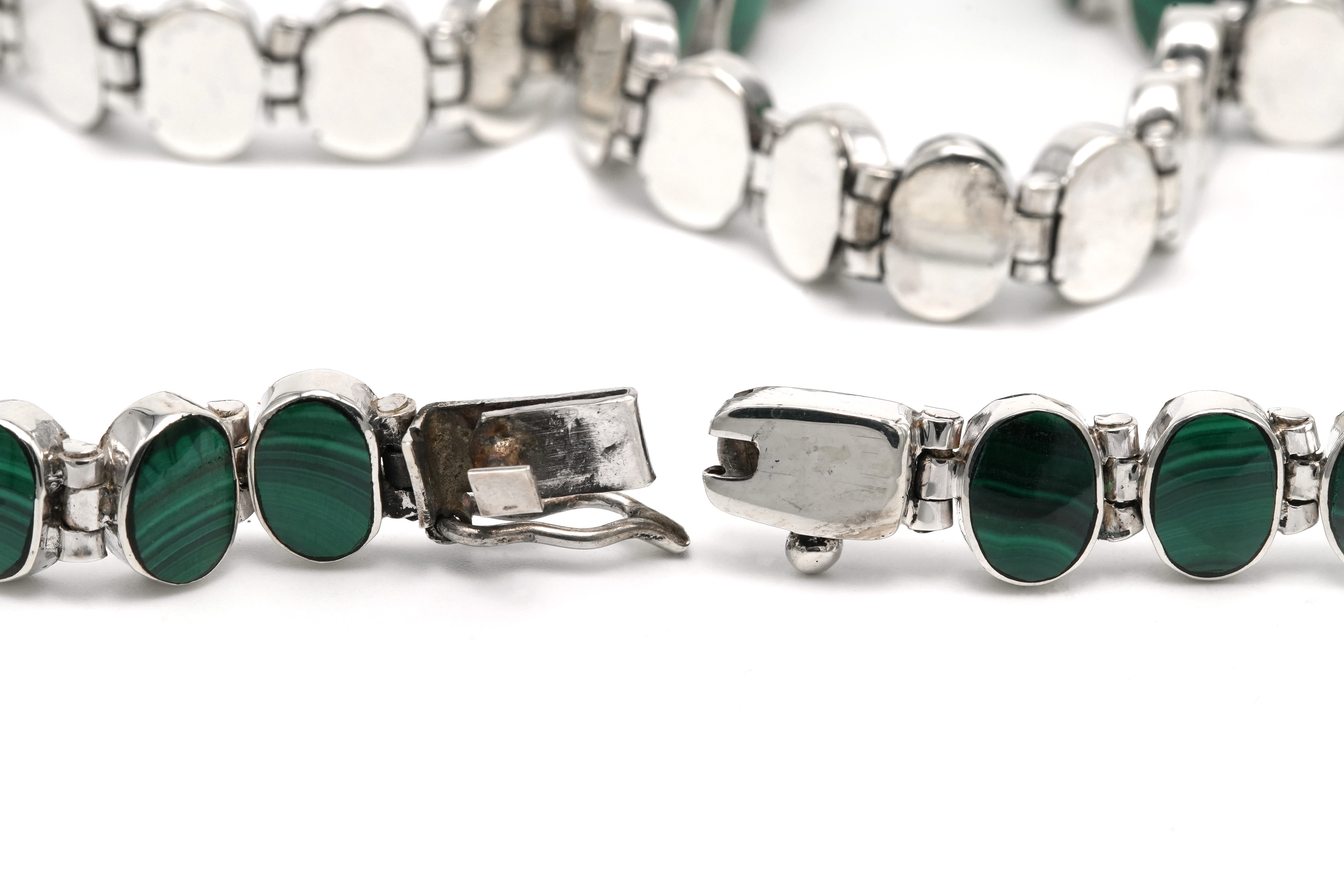 Collier contemporain en argent serti de malachites - 6