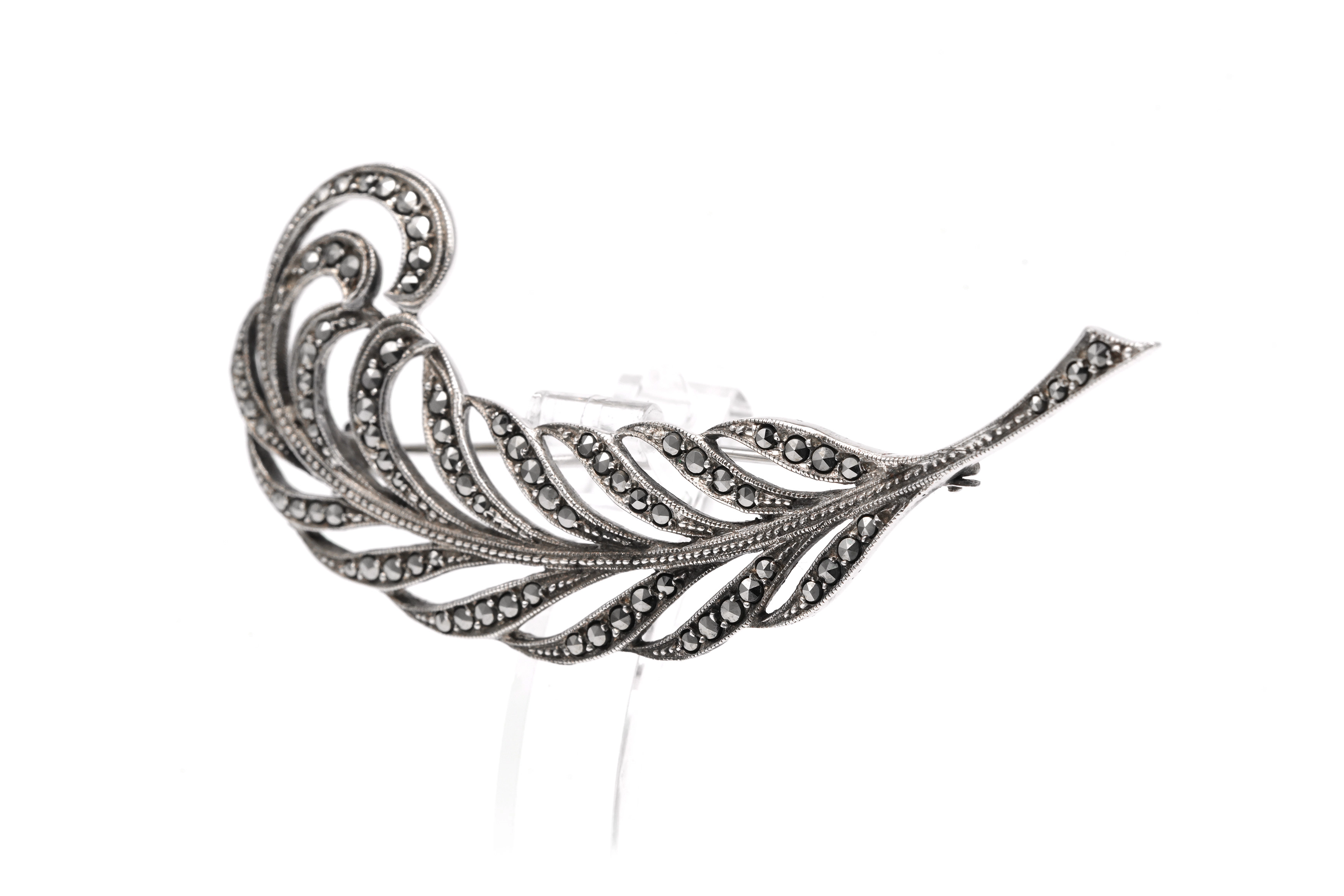 Broche Années 50 en argent sertie de marcassites - 1