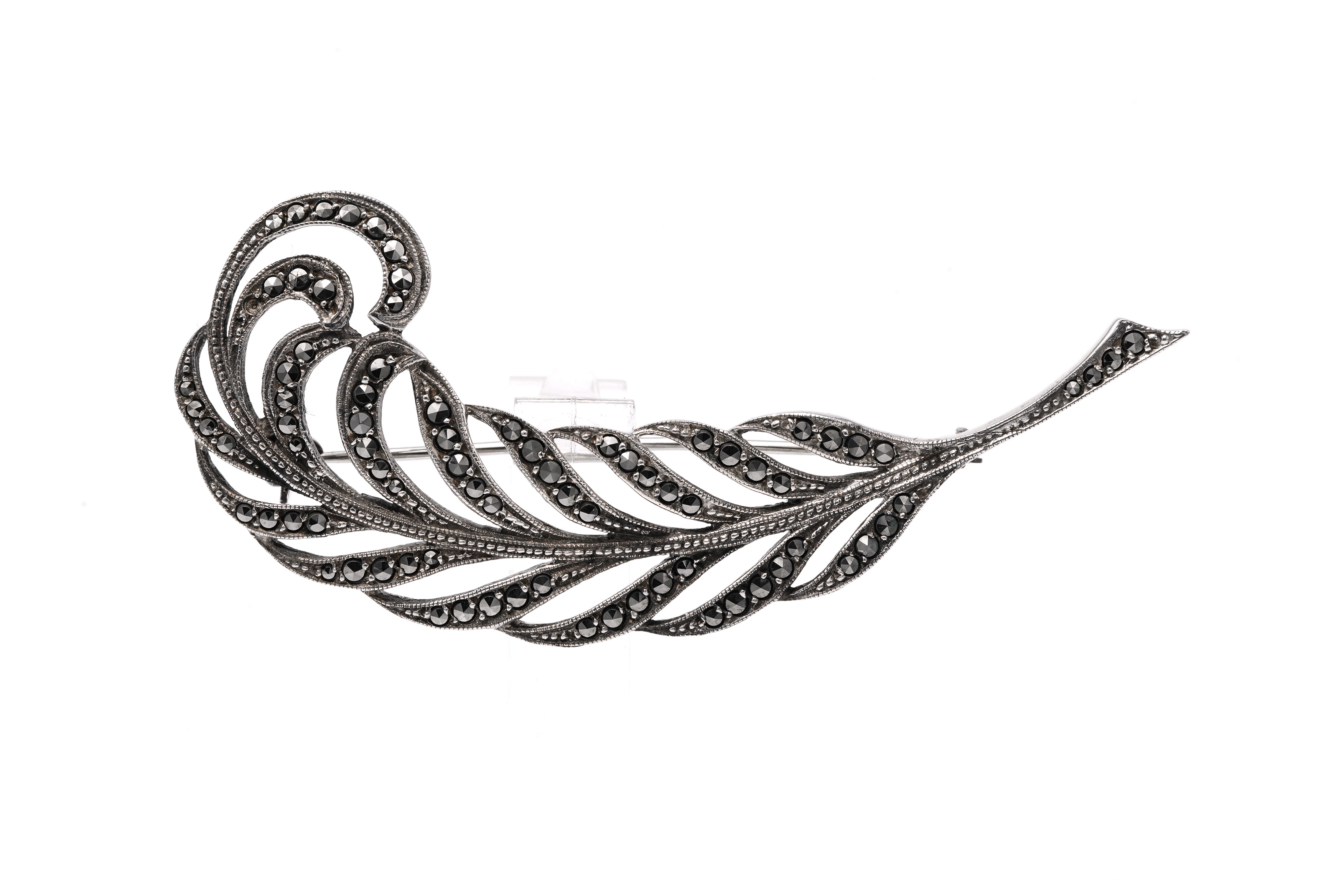 Broche Années 50 en argent sertie de marcassites - 2