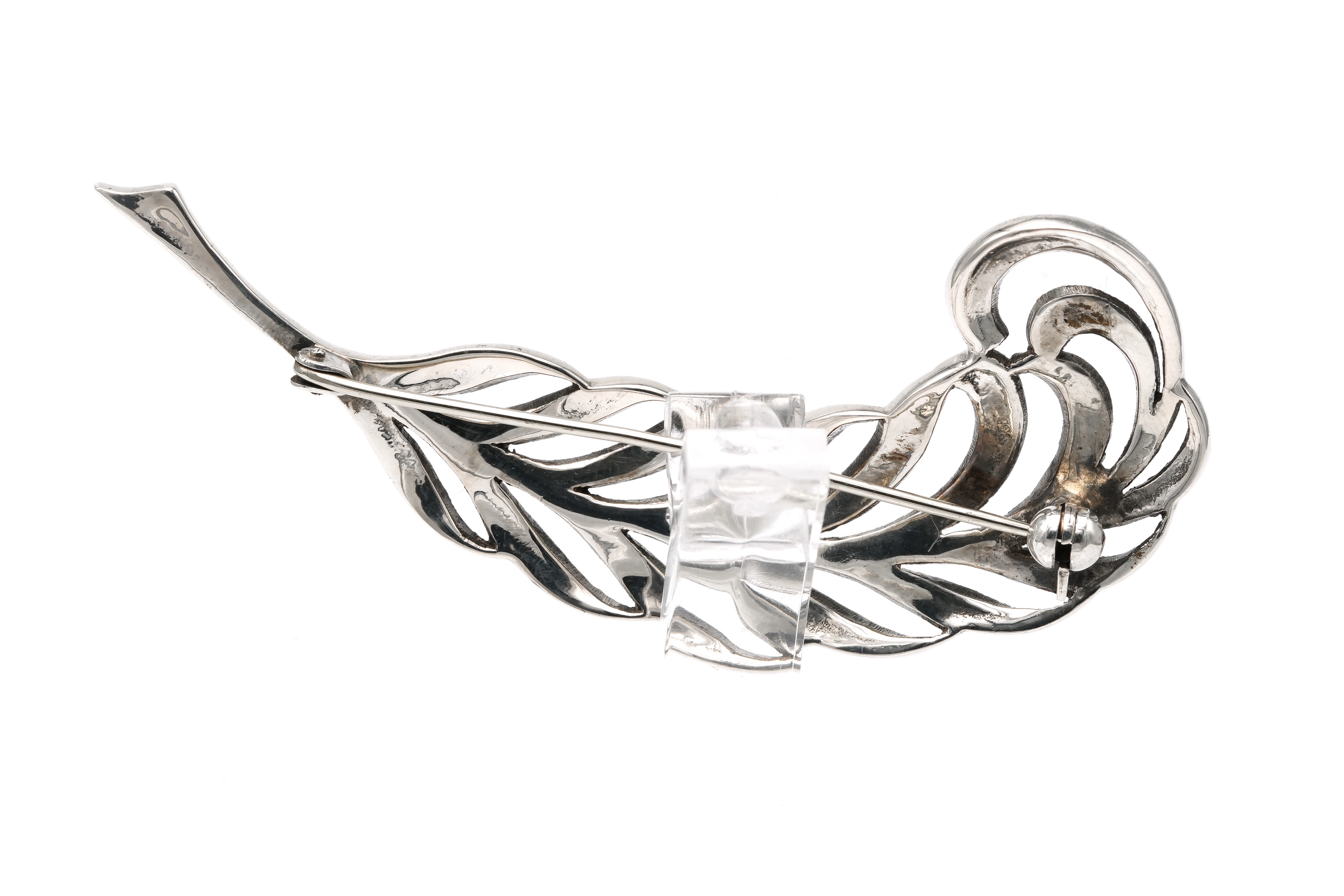 Broche Années 50 en argent sertie de marcassites - 4