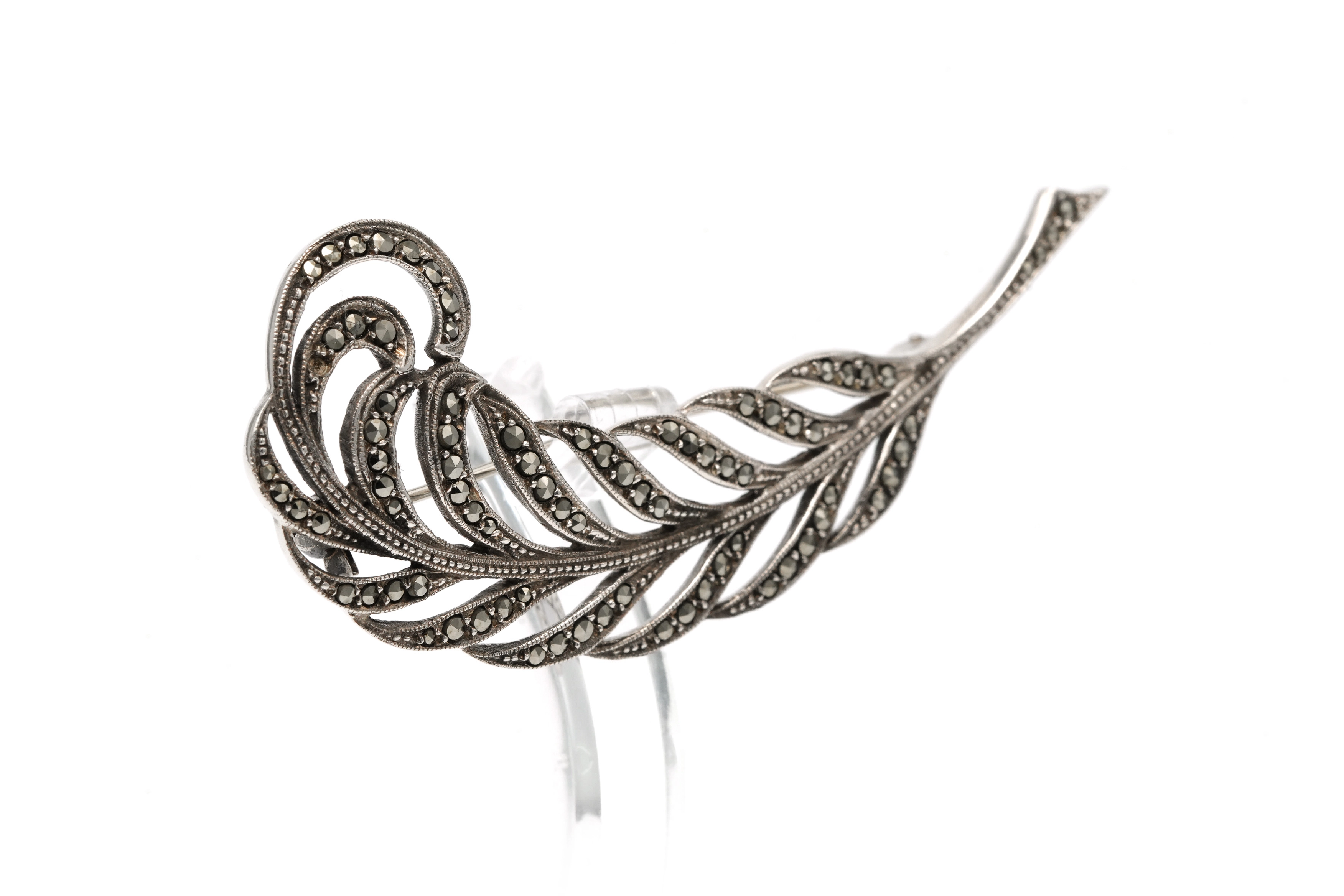 Broche Années 50 en argent sertie de marcassites - 6