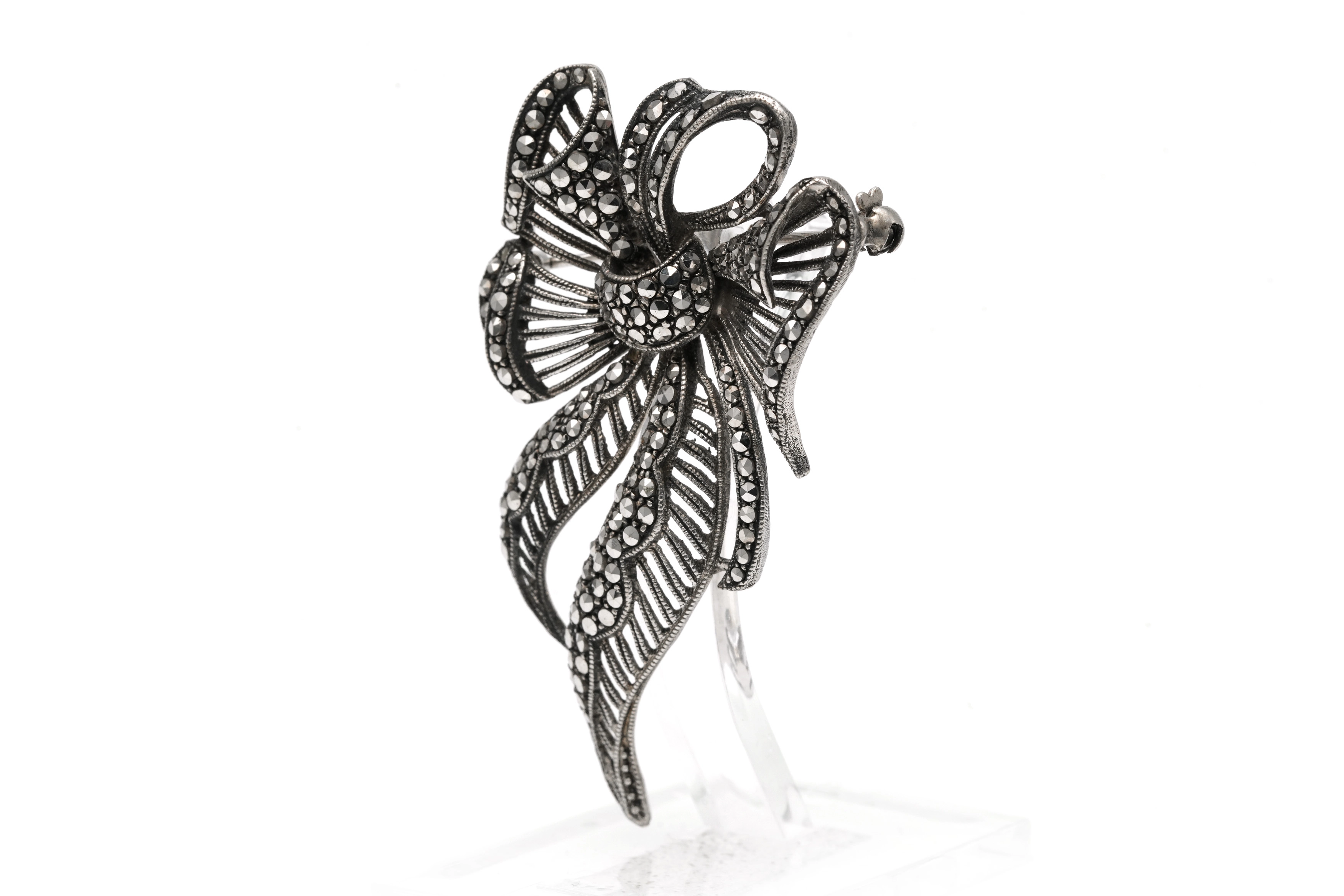 Broche Art Déco en argent 935 sertie de marcassites - 6