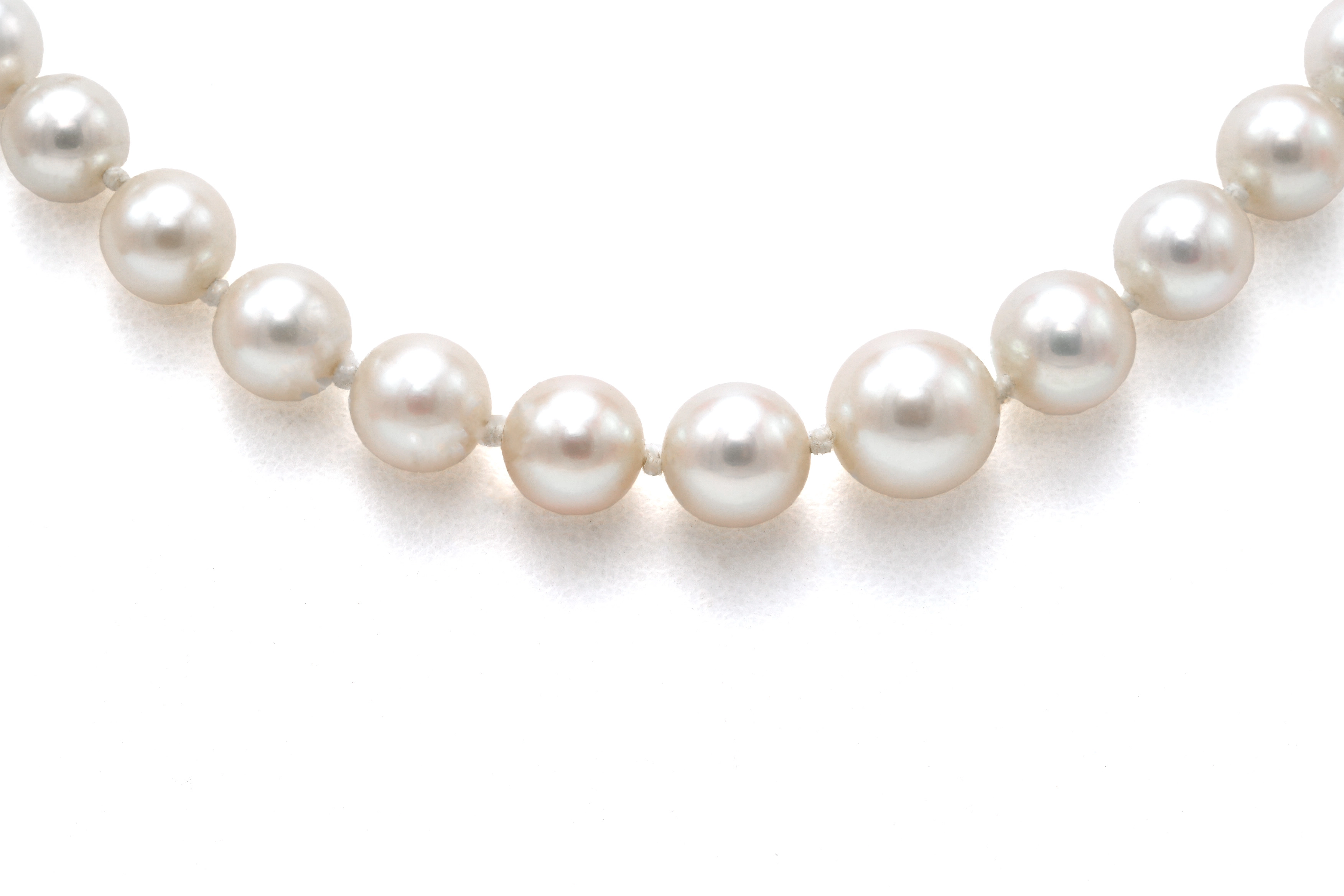 Collier de perles Années 50 en or blanc 18 carats serti de diamants taille "brillant" (+- 0.30 ct) - 1