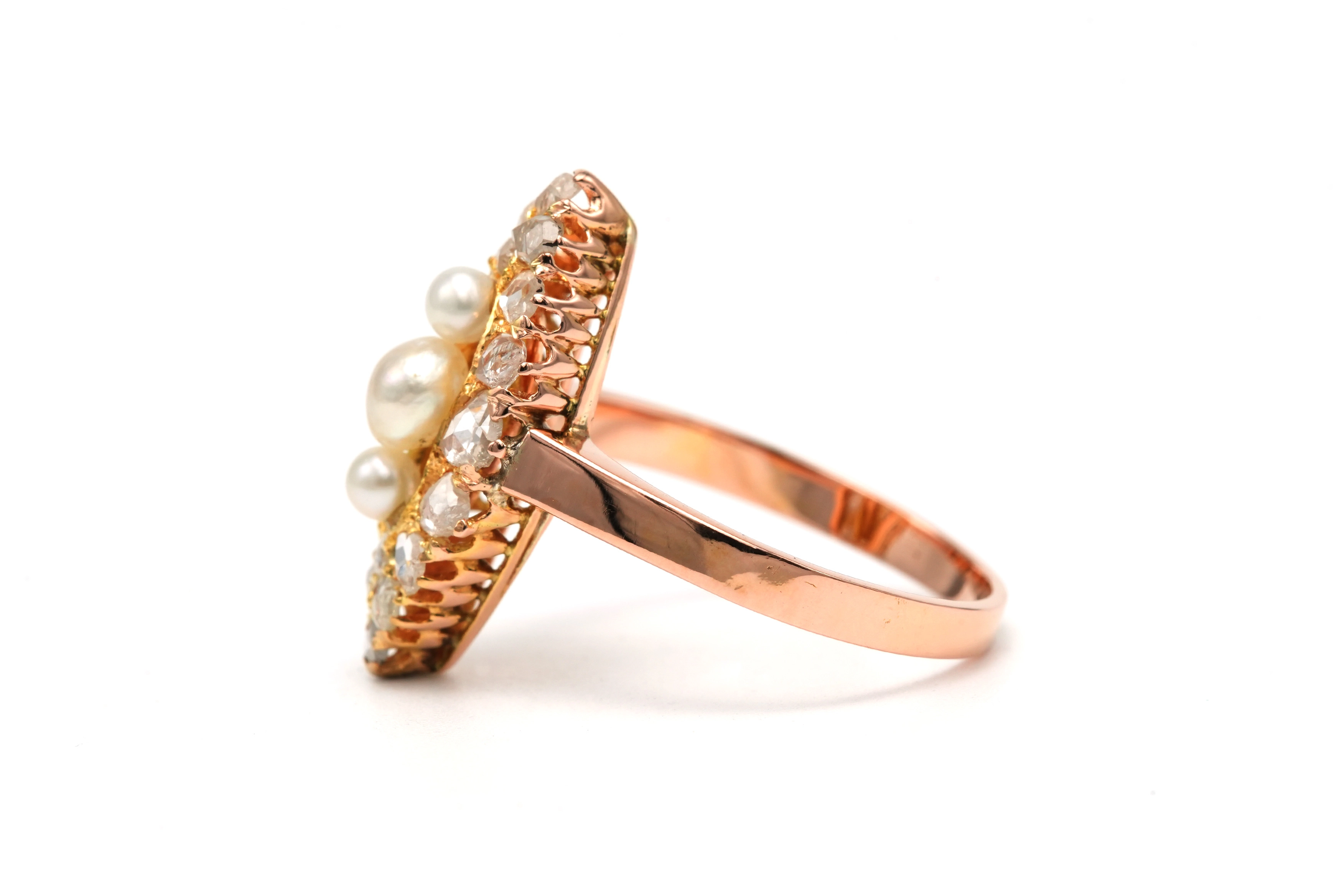 Bague Art Déco en or jaune 18 carats sertie de diamants taille "rose" et de perles - 3