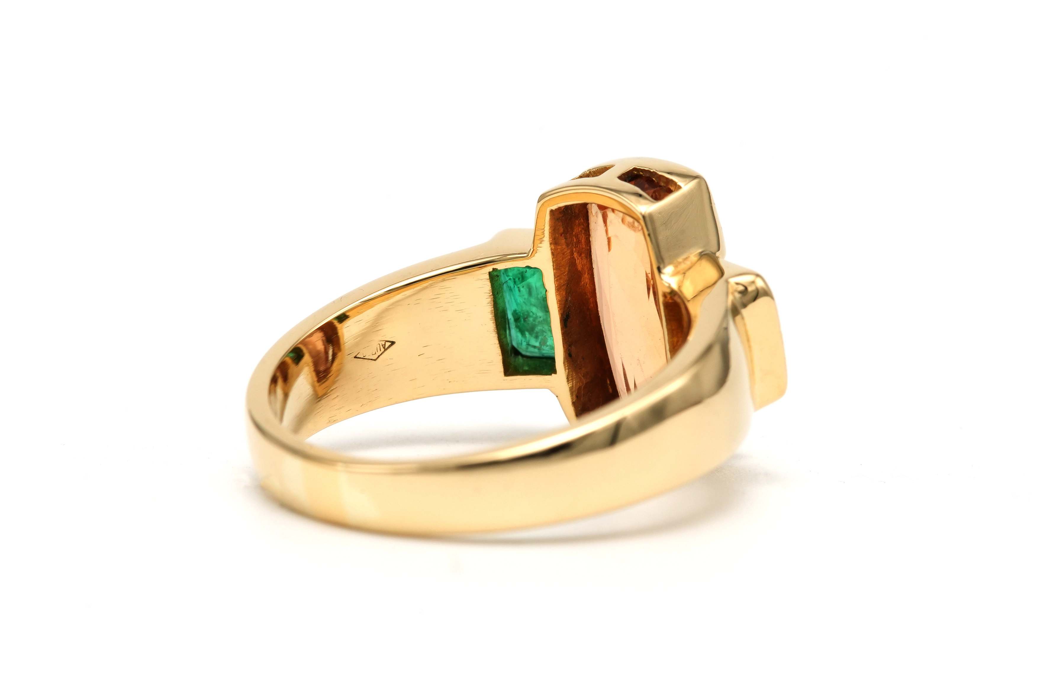 Bague contemporaine en or jaune 18 carats sertie d'émeraudes et d'une topaze - 5