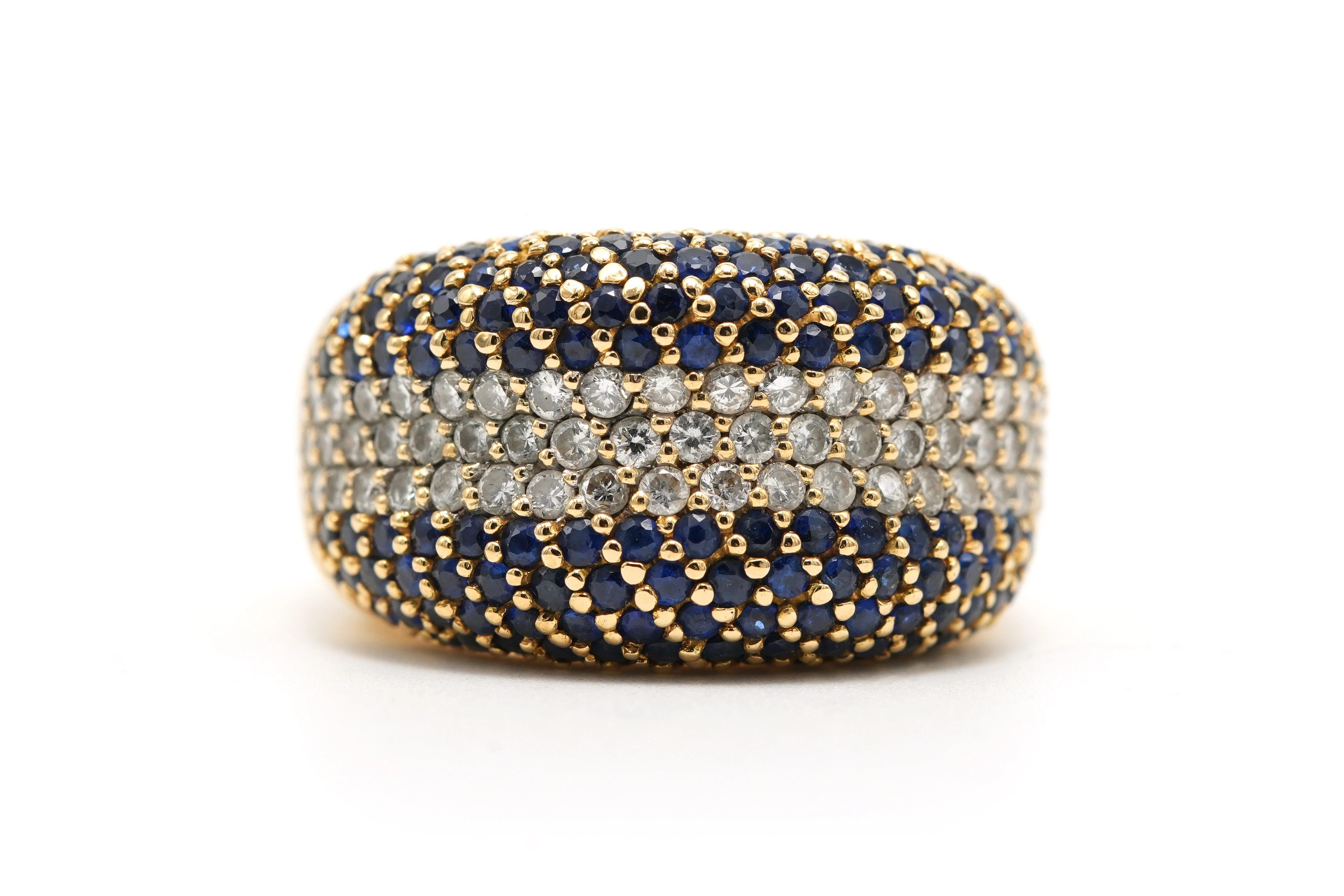 Bague contemporaine en or jaune 18 carats sertie de saphirs et de diamants taille "brillant" (+- 0.61ct) - 2