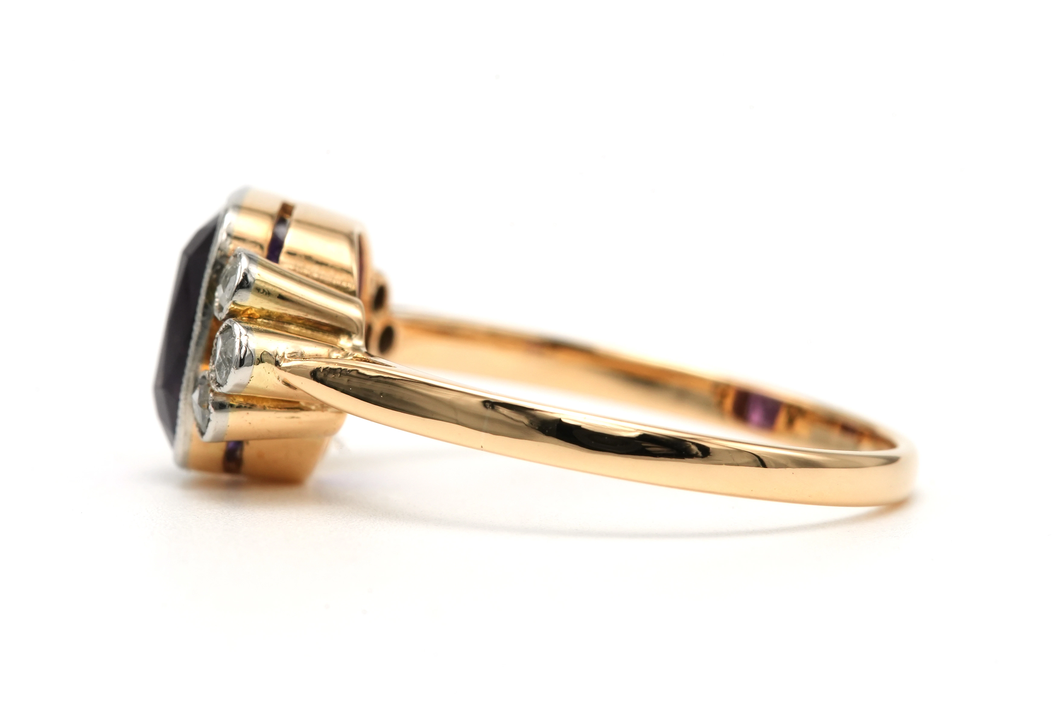 Bague Art Déco en or jaune 18 carats sertie d'une améthyste et de diamants taille "rose" - 3
