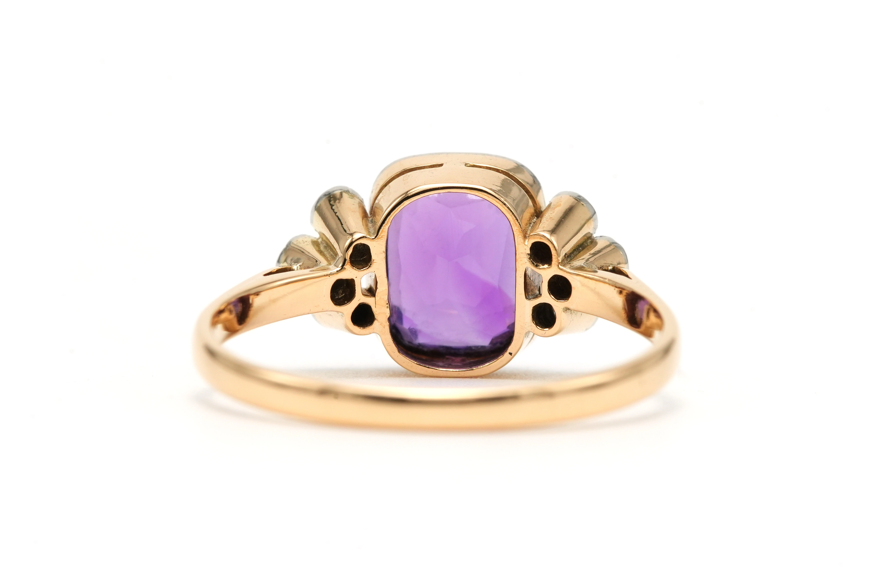 Bague Art Déco en or jaune 18 carats sertie d'une améthyste et de diamants taille "rose" - 4