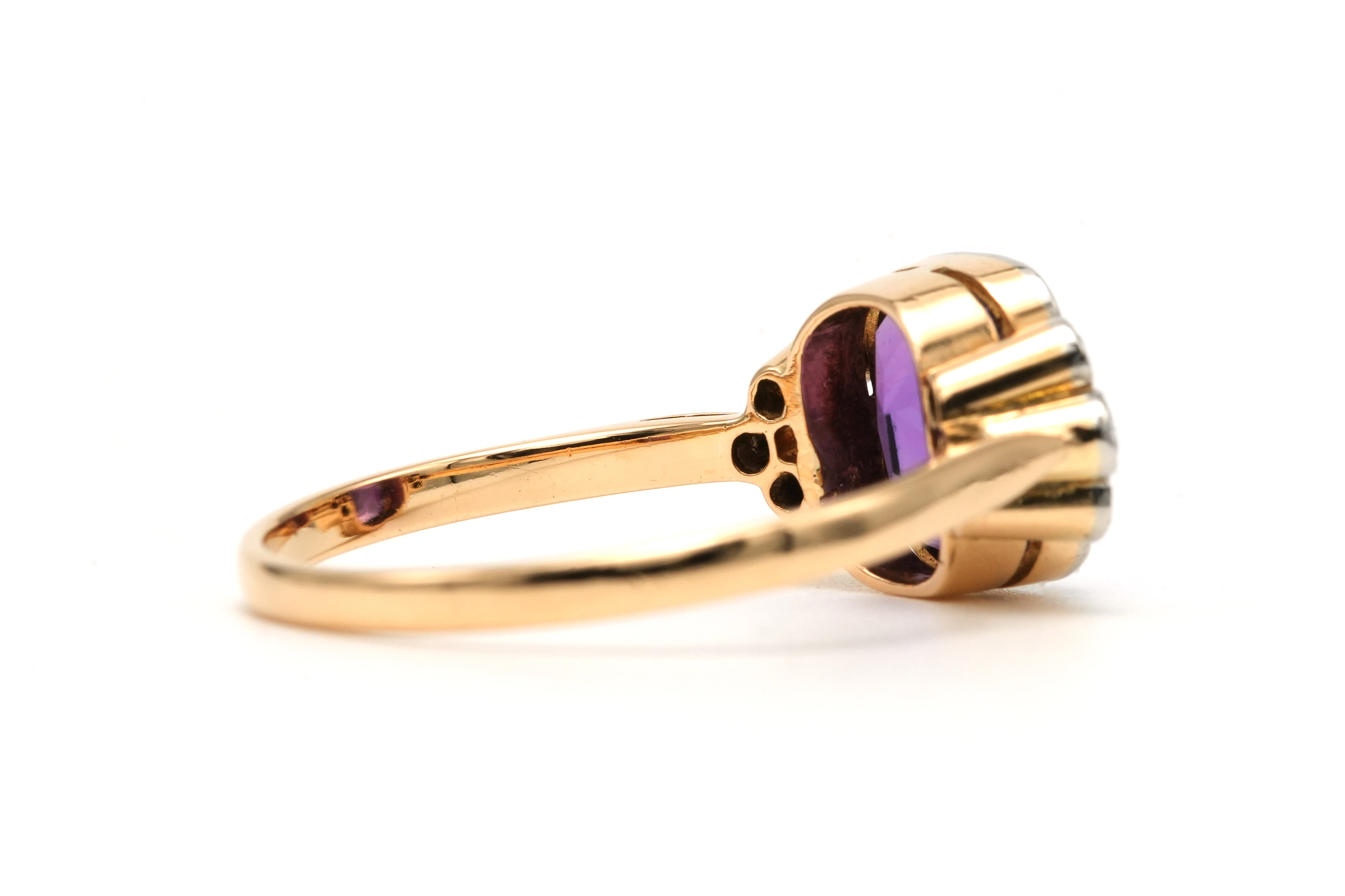 Bague Art Déco en or jaune 18 carats sertie d'une améthyste et de diamants taille "rose" - 5
