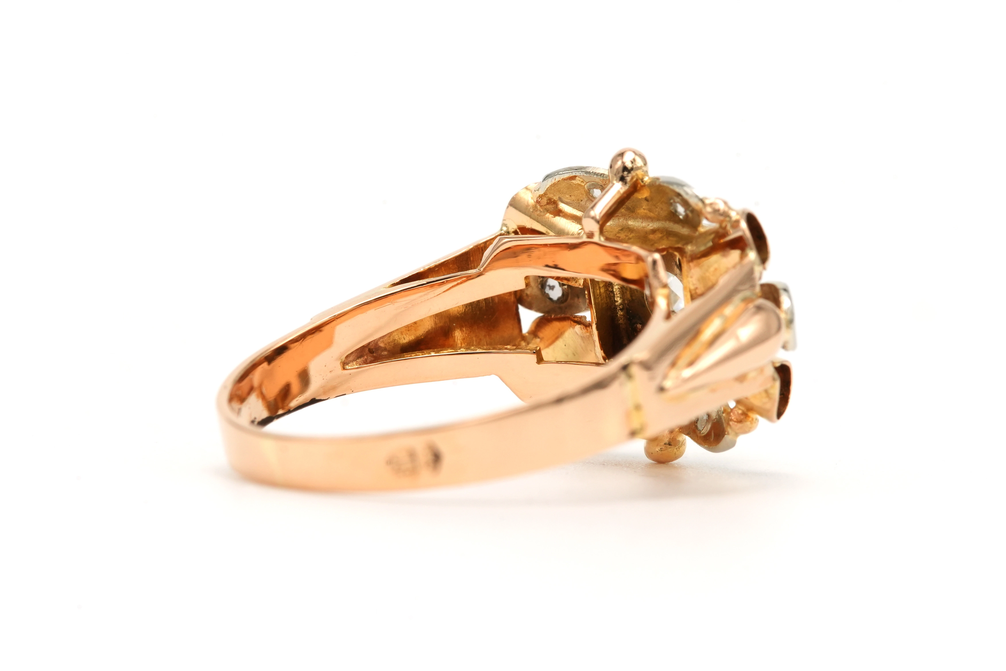 Bague Art Déco en or jaune et or blanc 18 carats sertie de diamants taille "rose" - 6