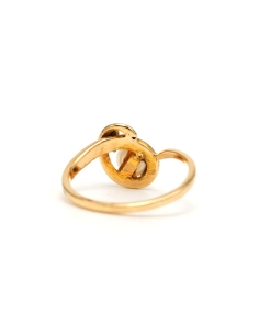 Bague contemporaine en or jaune 18 carats sertie d'une perle et d'un diamant taille "baguette" - 4