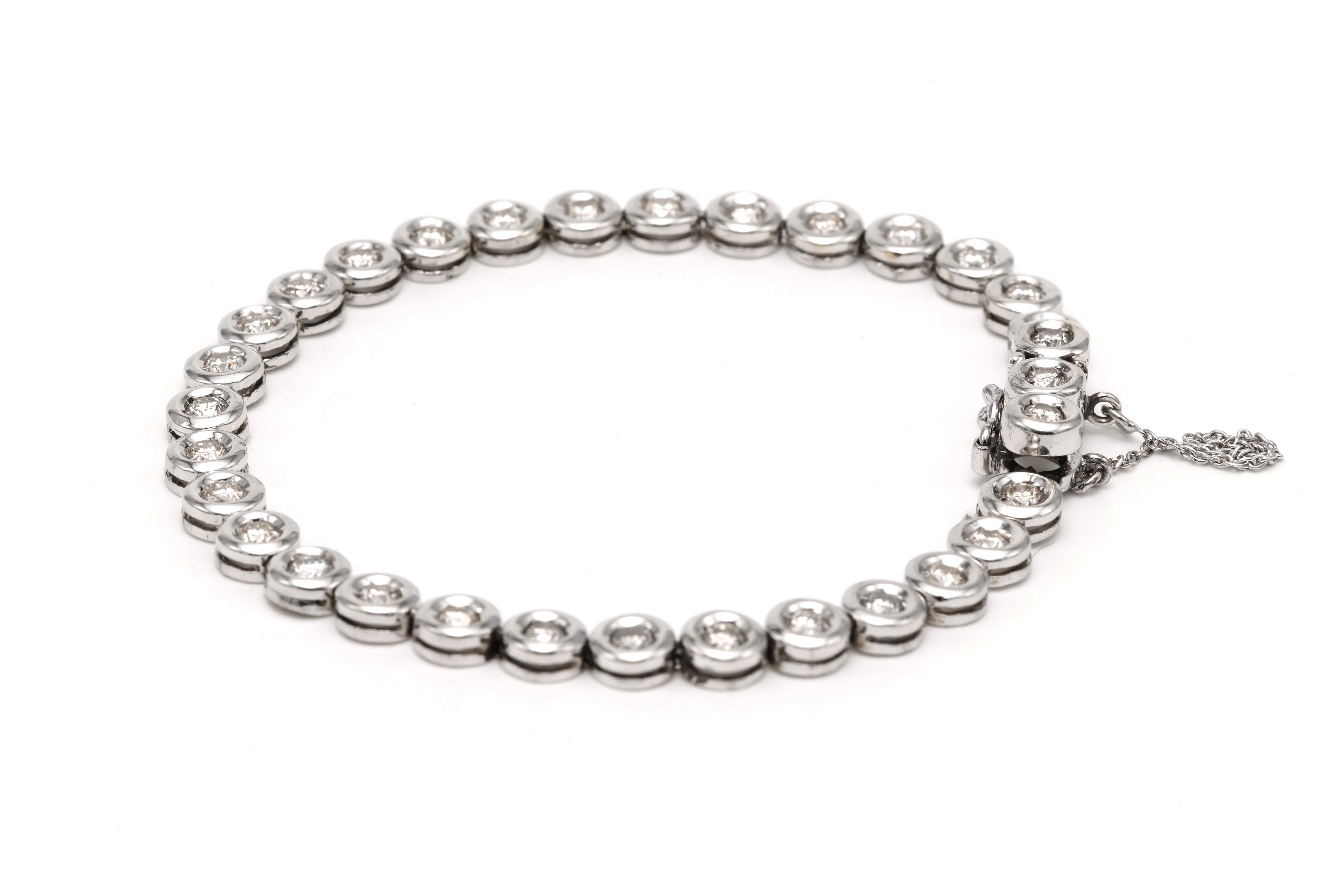 Bracelet contemporain en or blanc 18 carats serti de diamants taille "brillant" (+- 2.56 ct) - 2