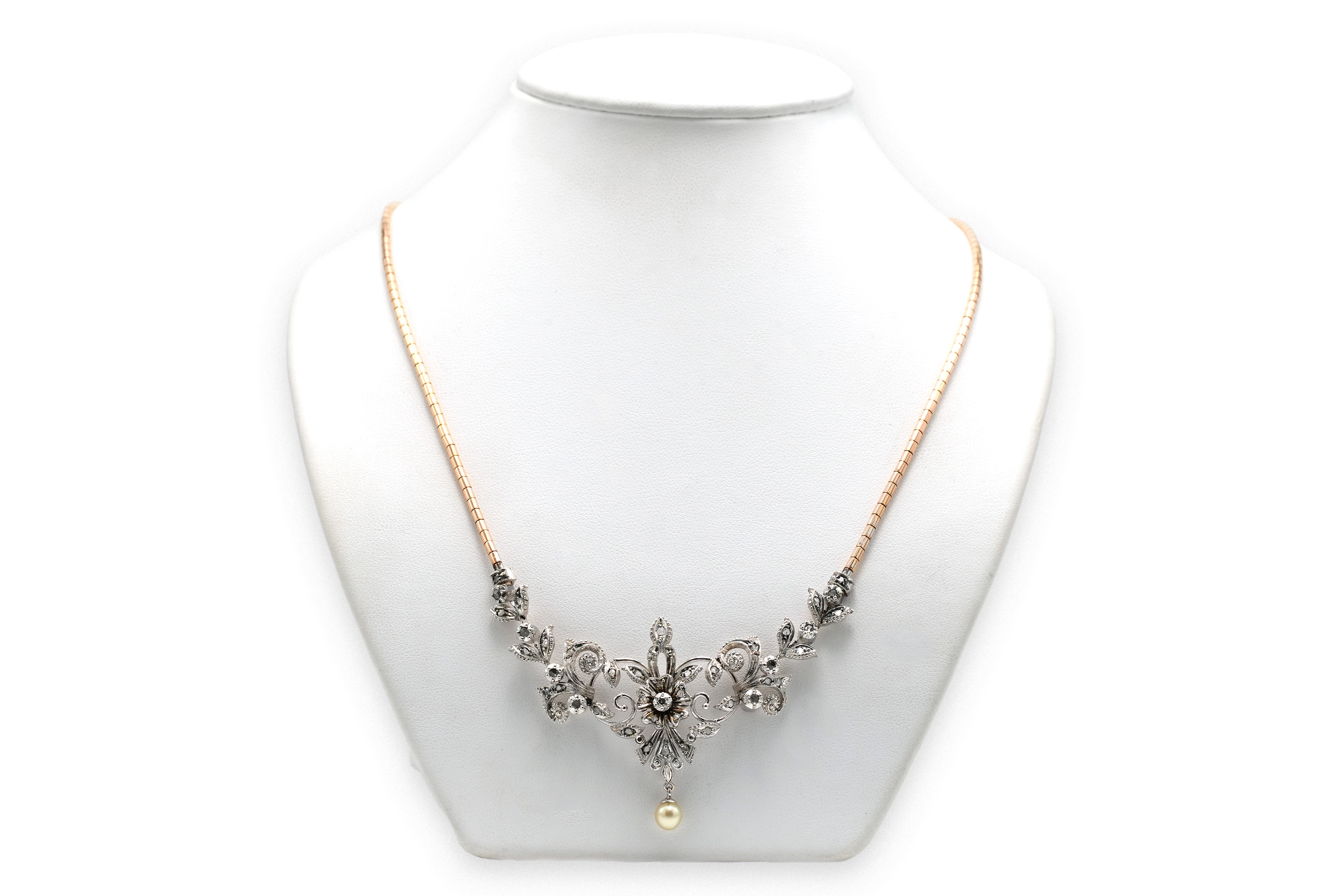 Collier Art Nouveau en or jaune et blanc 18 carats serti de diamants taille "rose", d'un "old cut" et d'une perle - 2