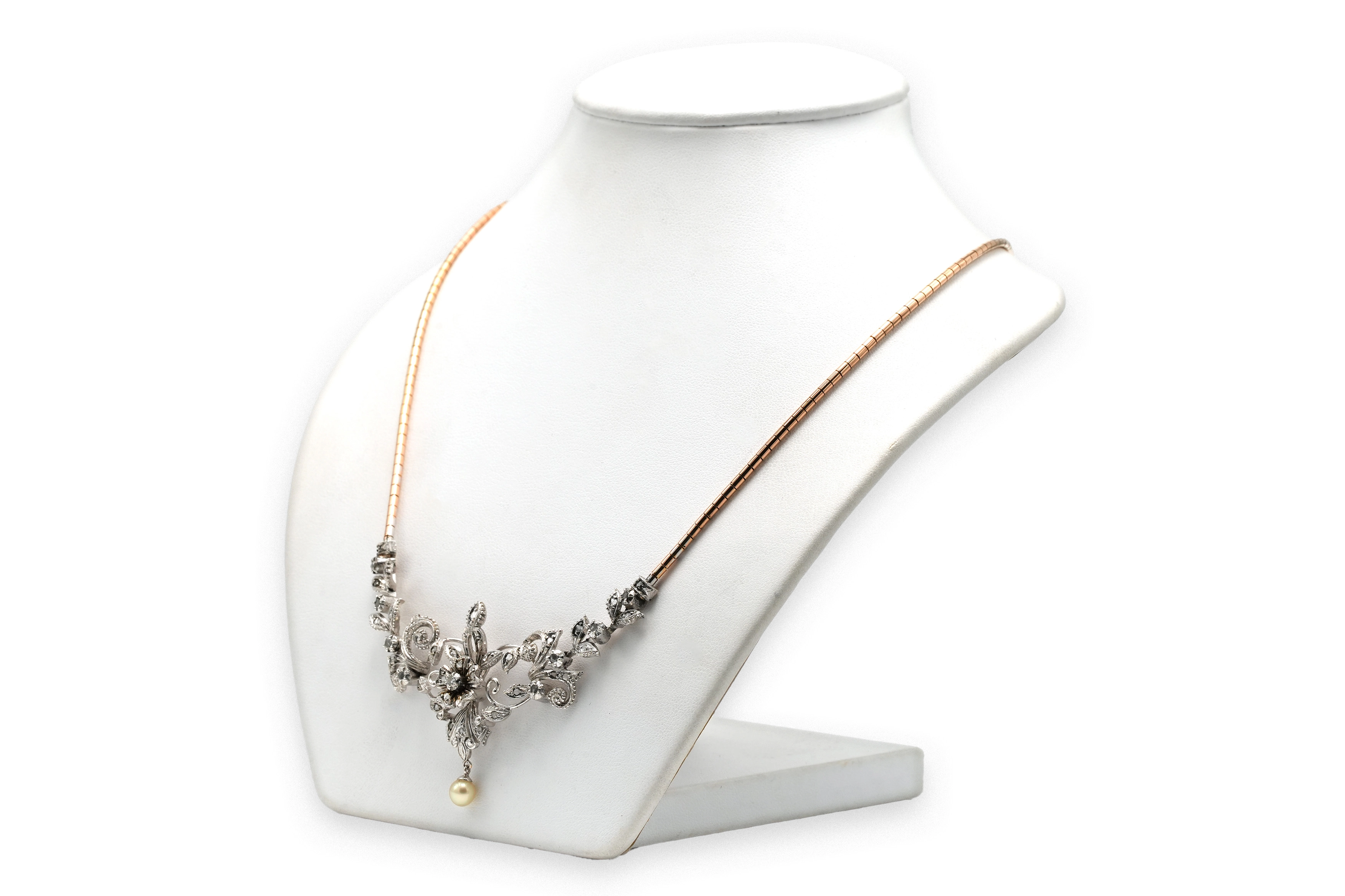 Collier Art Nouveau en or jaune et blanc 18 carats serti de diamants taille "rose", d'un "old cut" et d'une perle - 3