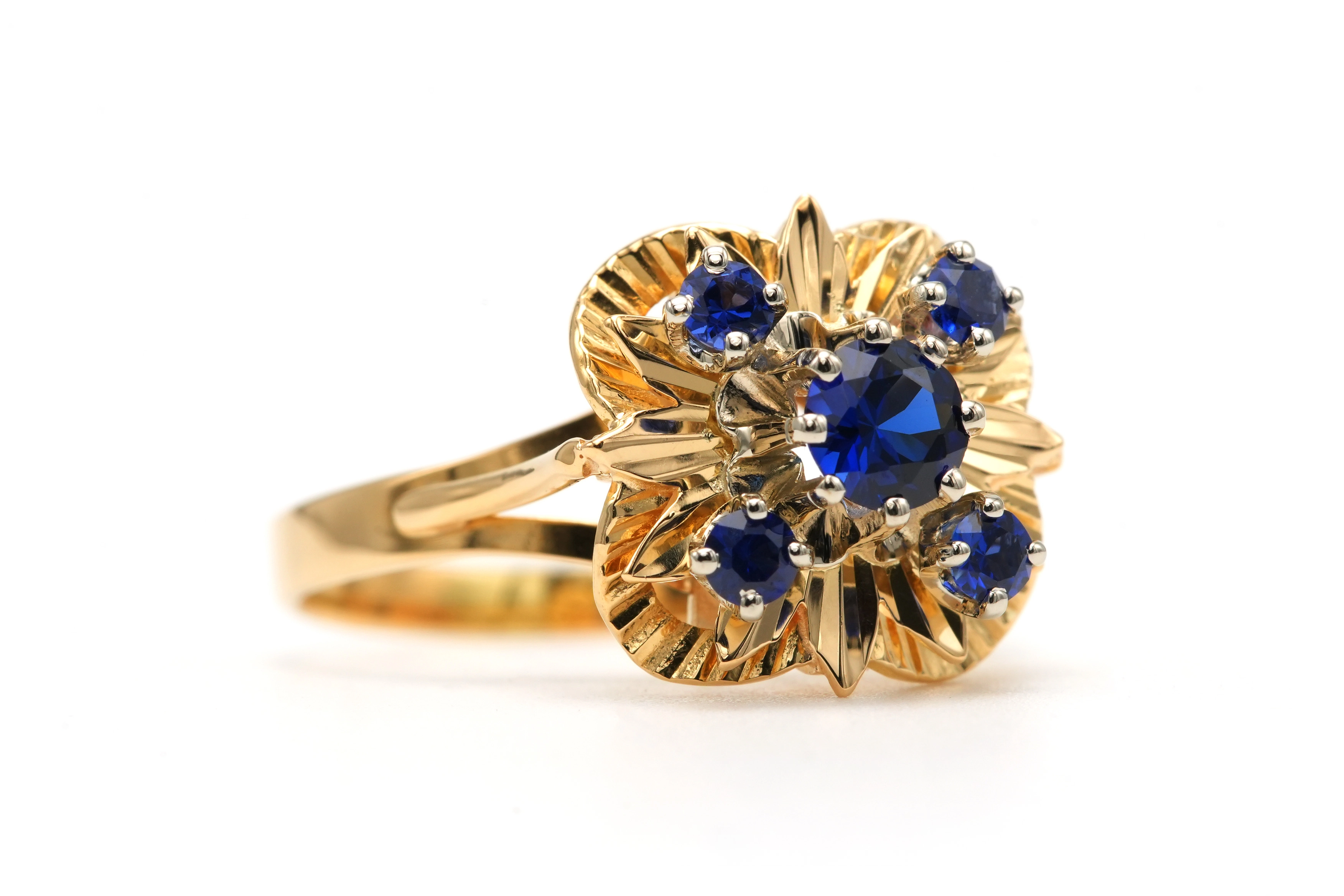 Bague Années 50 en or jaune 18 carats sertie de saphirs - 6