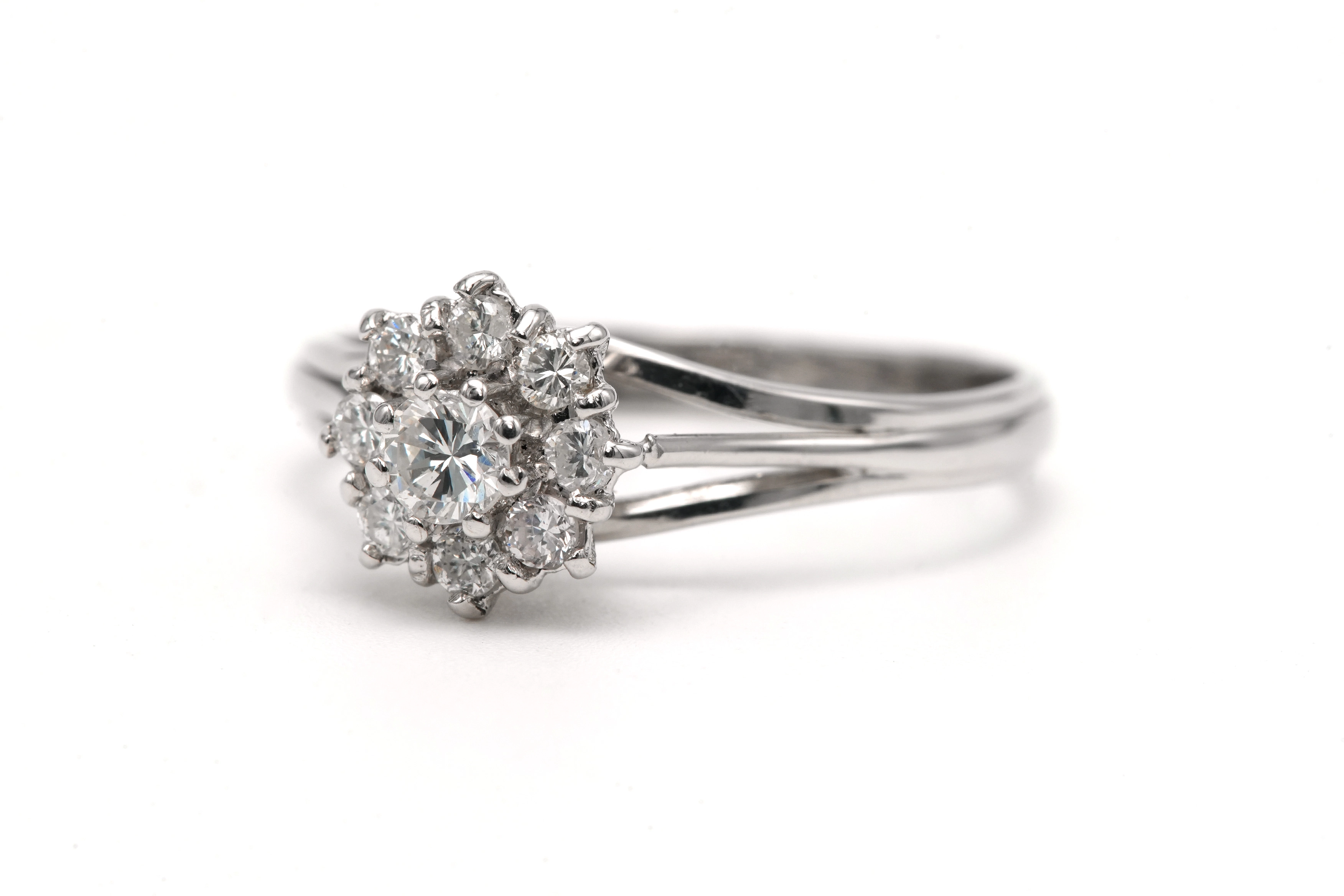 Bague contemporaine en or blanc 18 carats sertie de diamants taille "brillant" (+- 0.36 ct) - 2