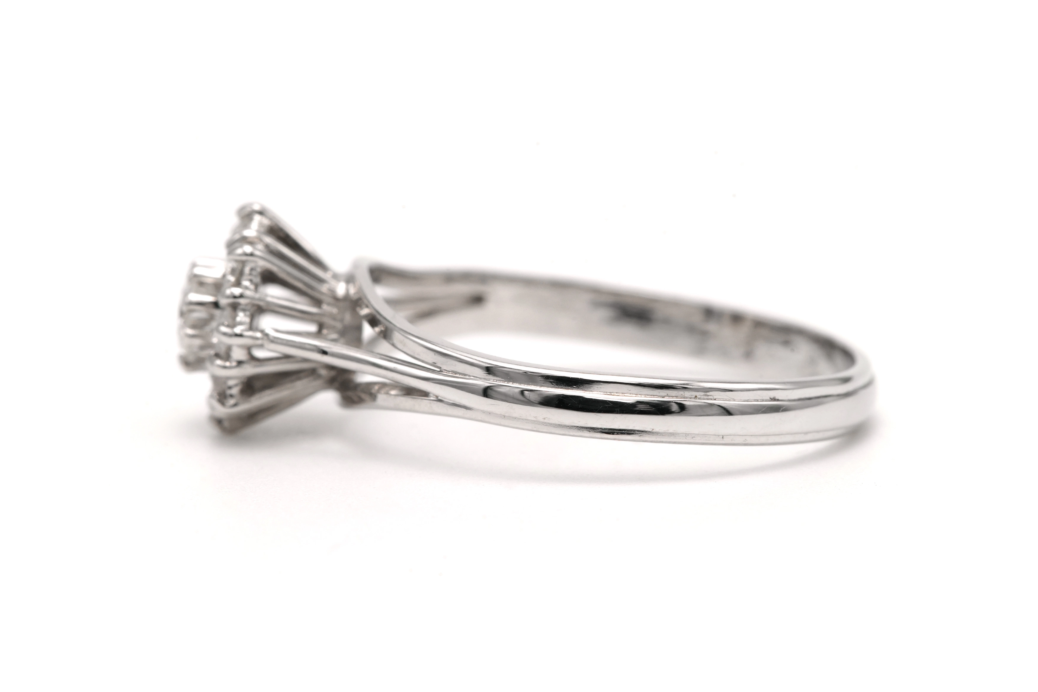 Bague contemporaine en or blanc 18 carats sertie de diamants taille "brillant" (+- 0.36 ct) - 3