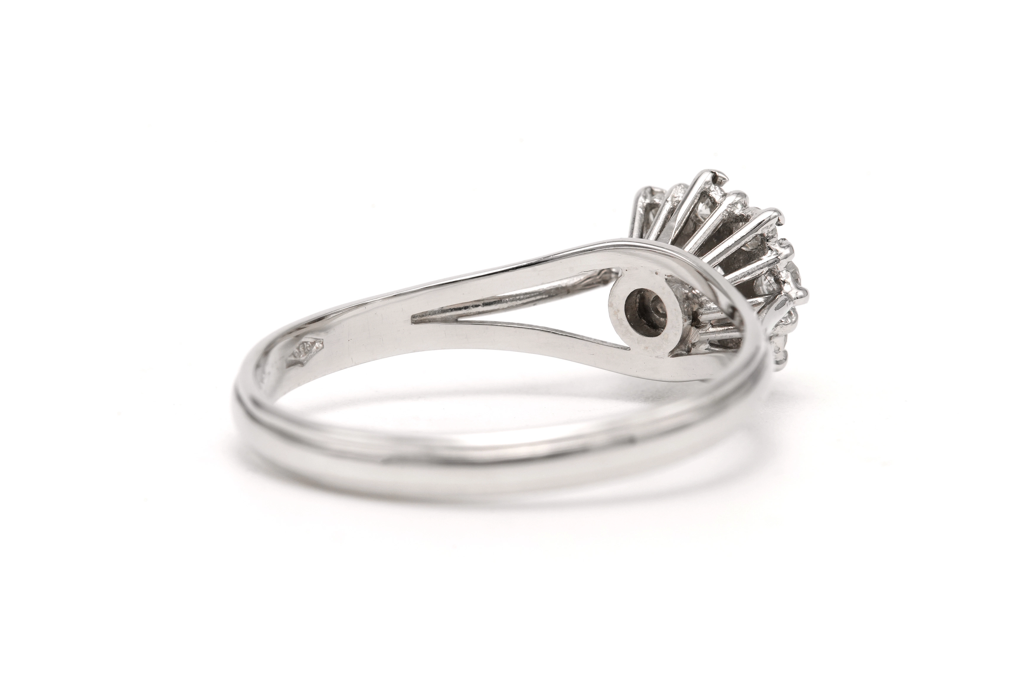 Bague contemporaine en or blanc 18 carats sertie de diamants taille "brillant" (+- 0.36 ct) - 5