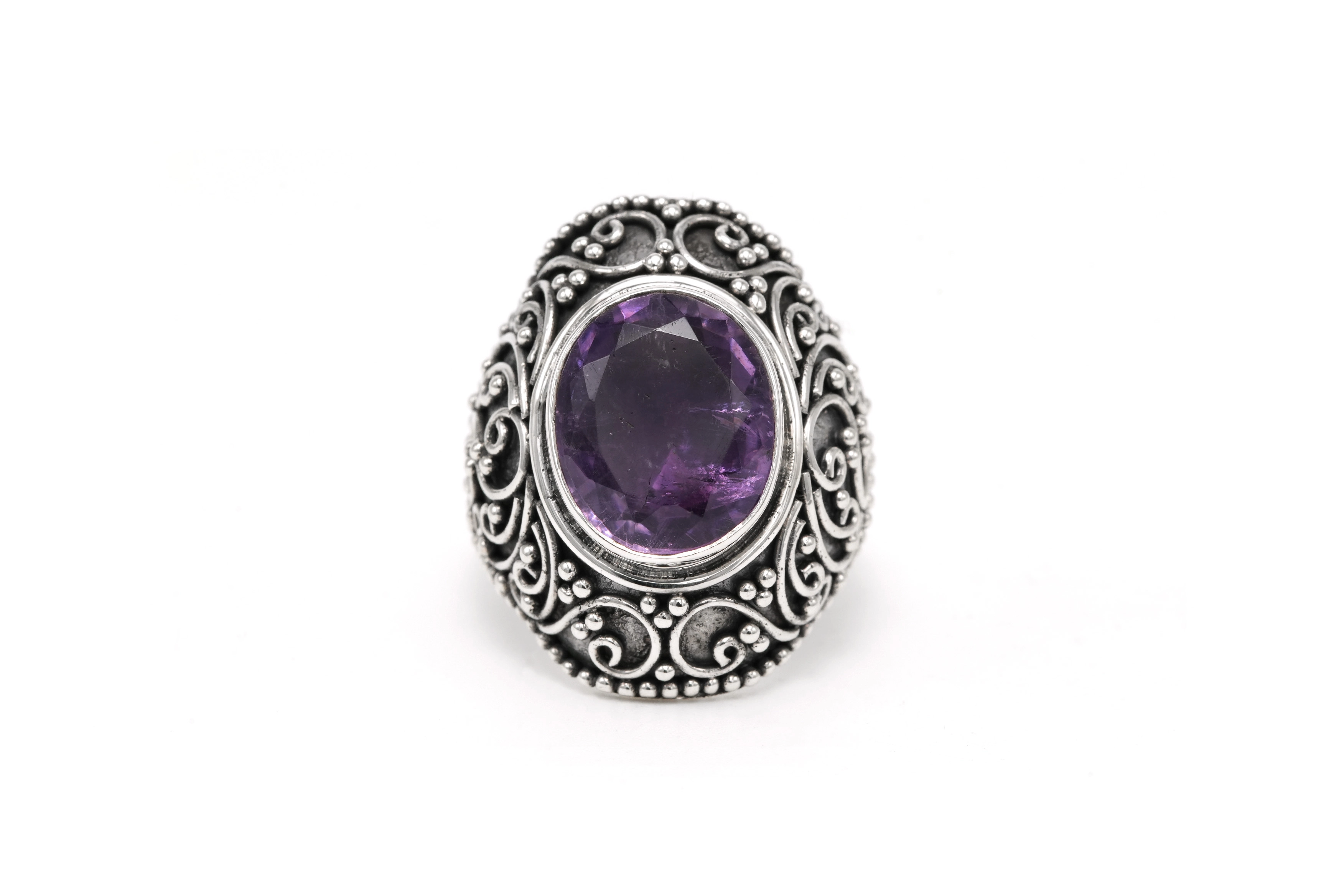 Bague contemporaine en argent 925 sertie d'une améthyste - 1