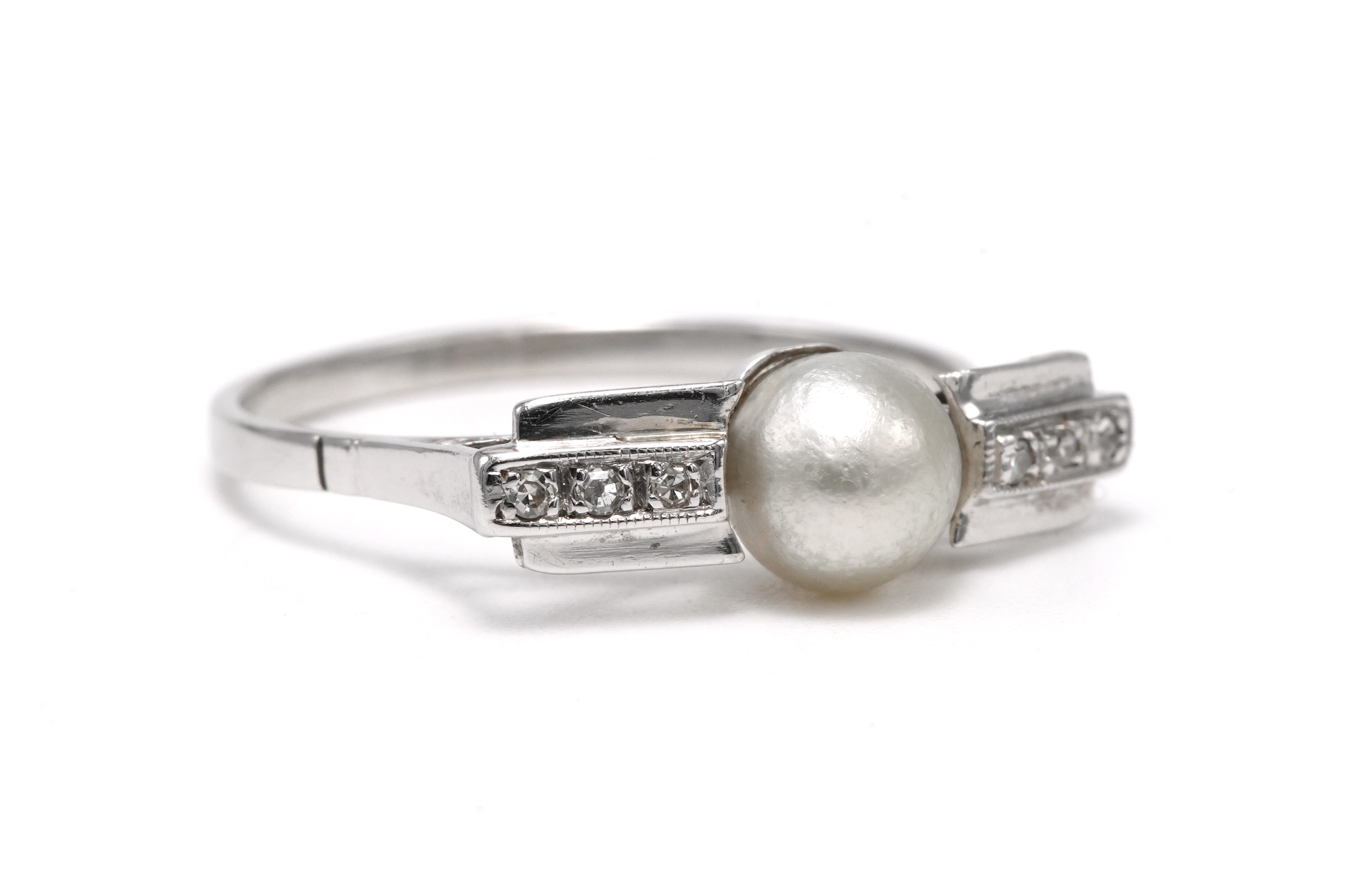 Bague Art Déco en or blanc 18 carats sertie de diamant taille "8/8" et d'une perle - 6