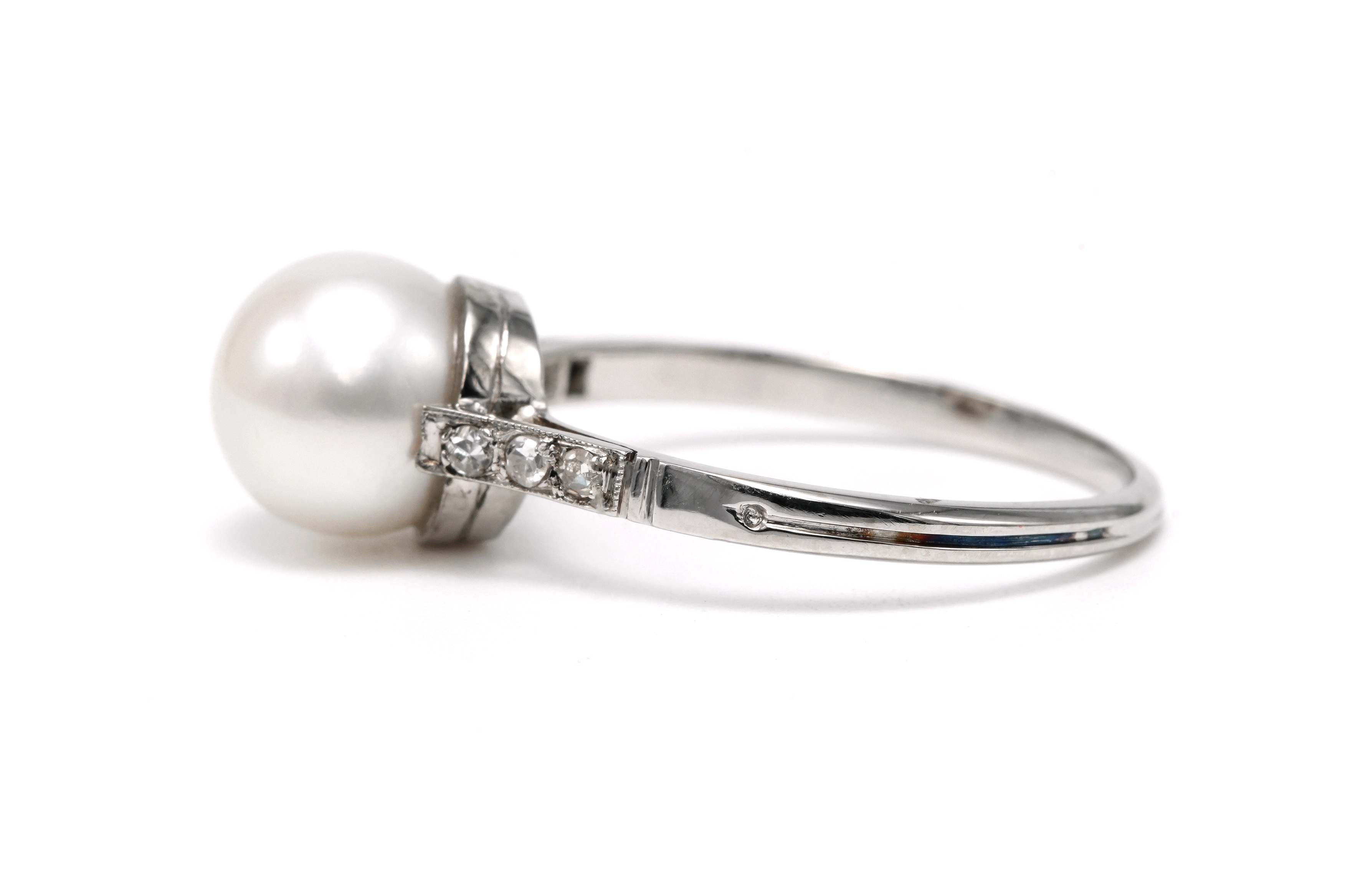 Bague Art Déco en or blanc 18 carats sertie de diamants taille "8/8" et d'une perle - 3