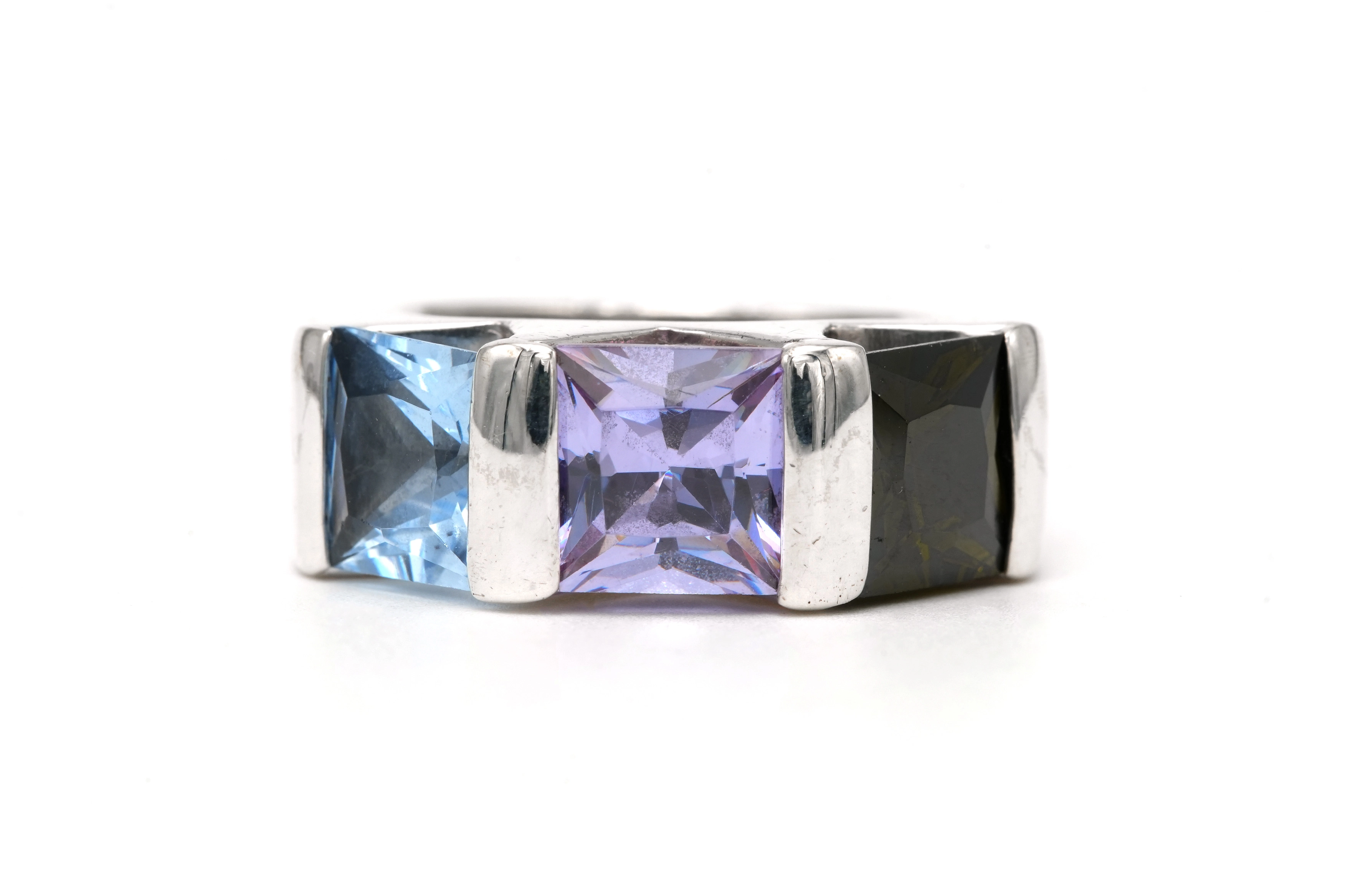 Bague contemporaine en argent 925 sertie de zirconiums - 1