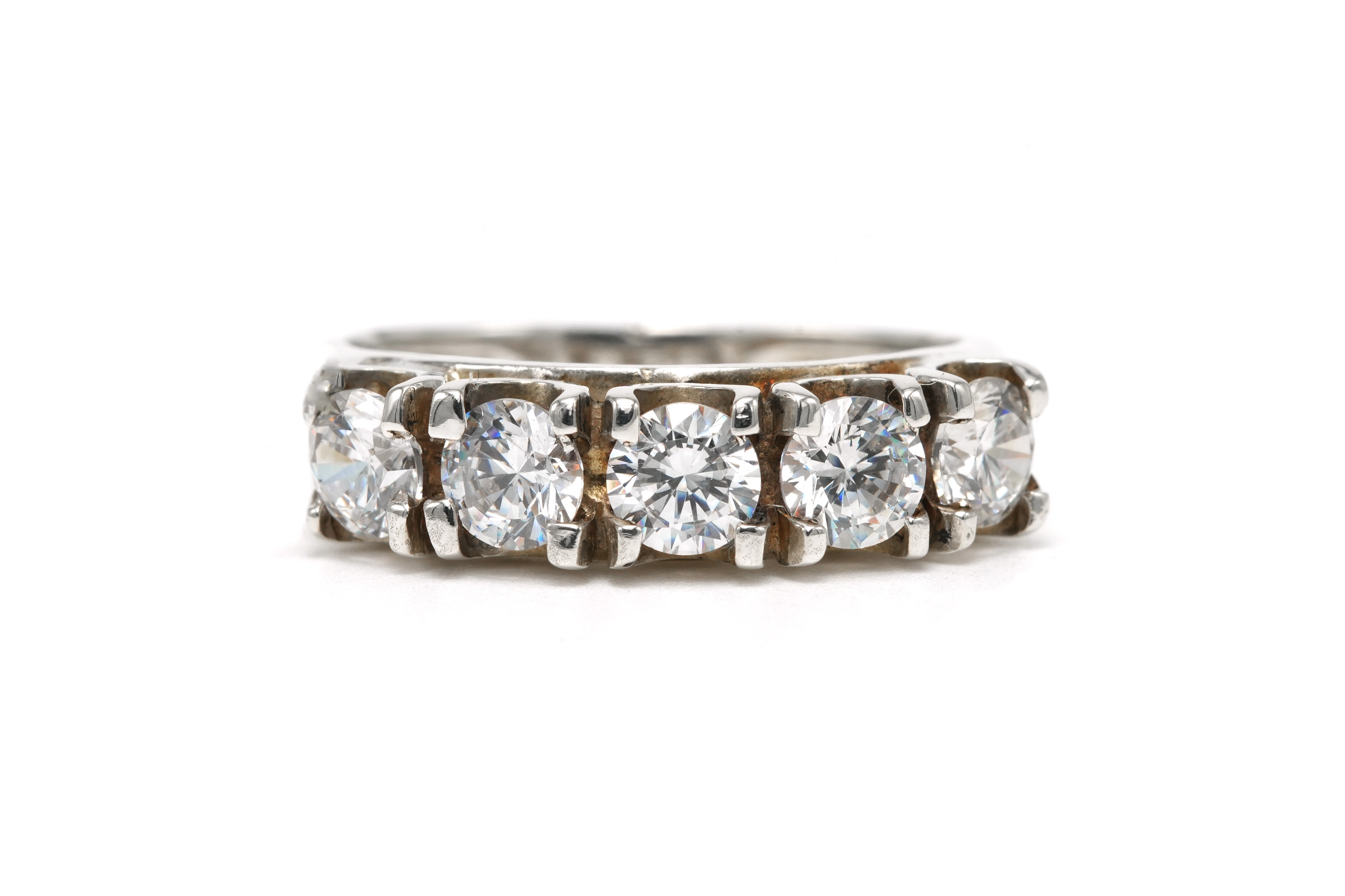 Bague contemporaine en argent 925 sertie de zirconiums - 1