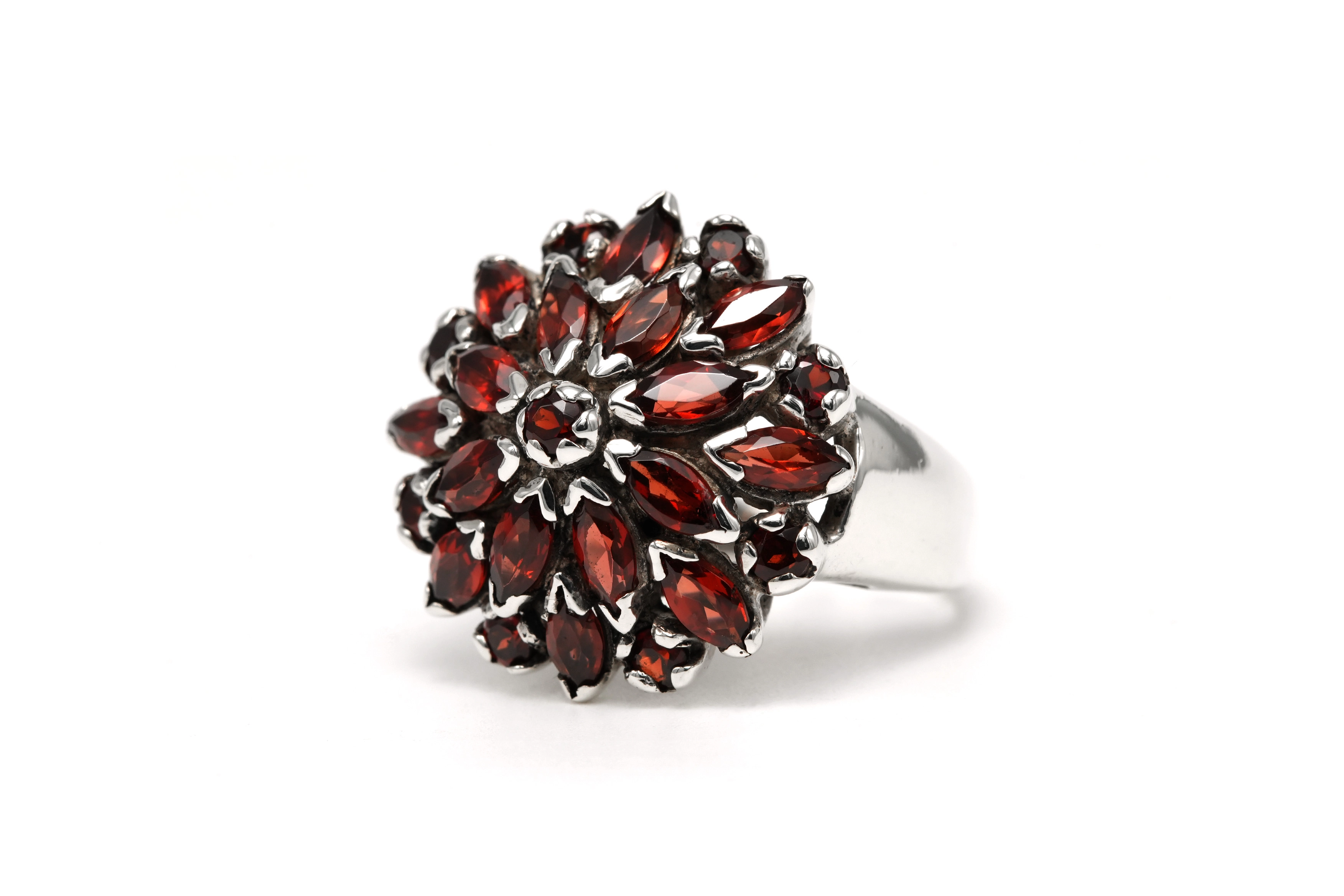 Bague contemporaine en argent 925 sertie de grenats - 2