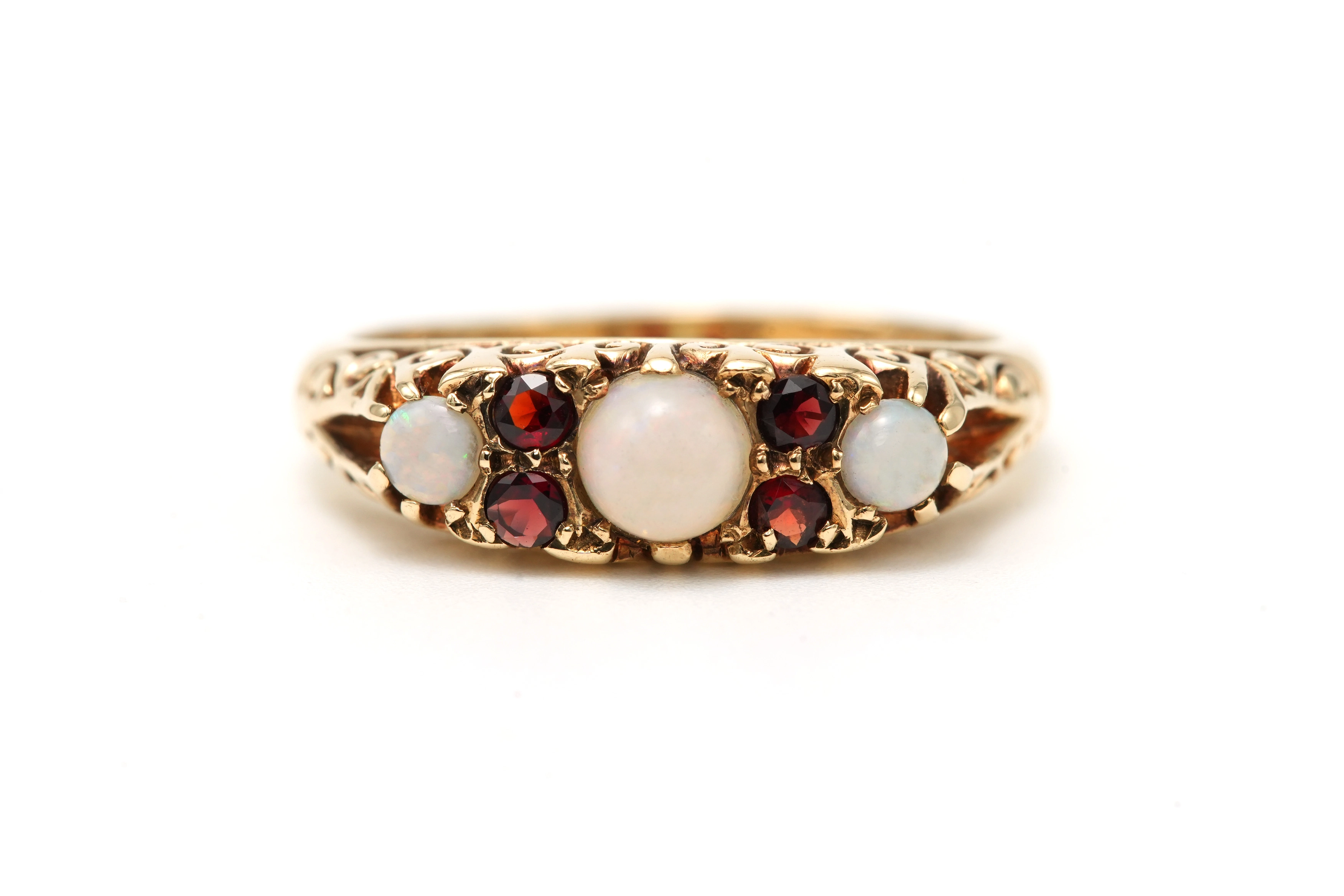 Bague Napoléon III en or jaune 9 carats sertie de rubis et d'opales - 2