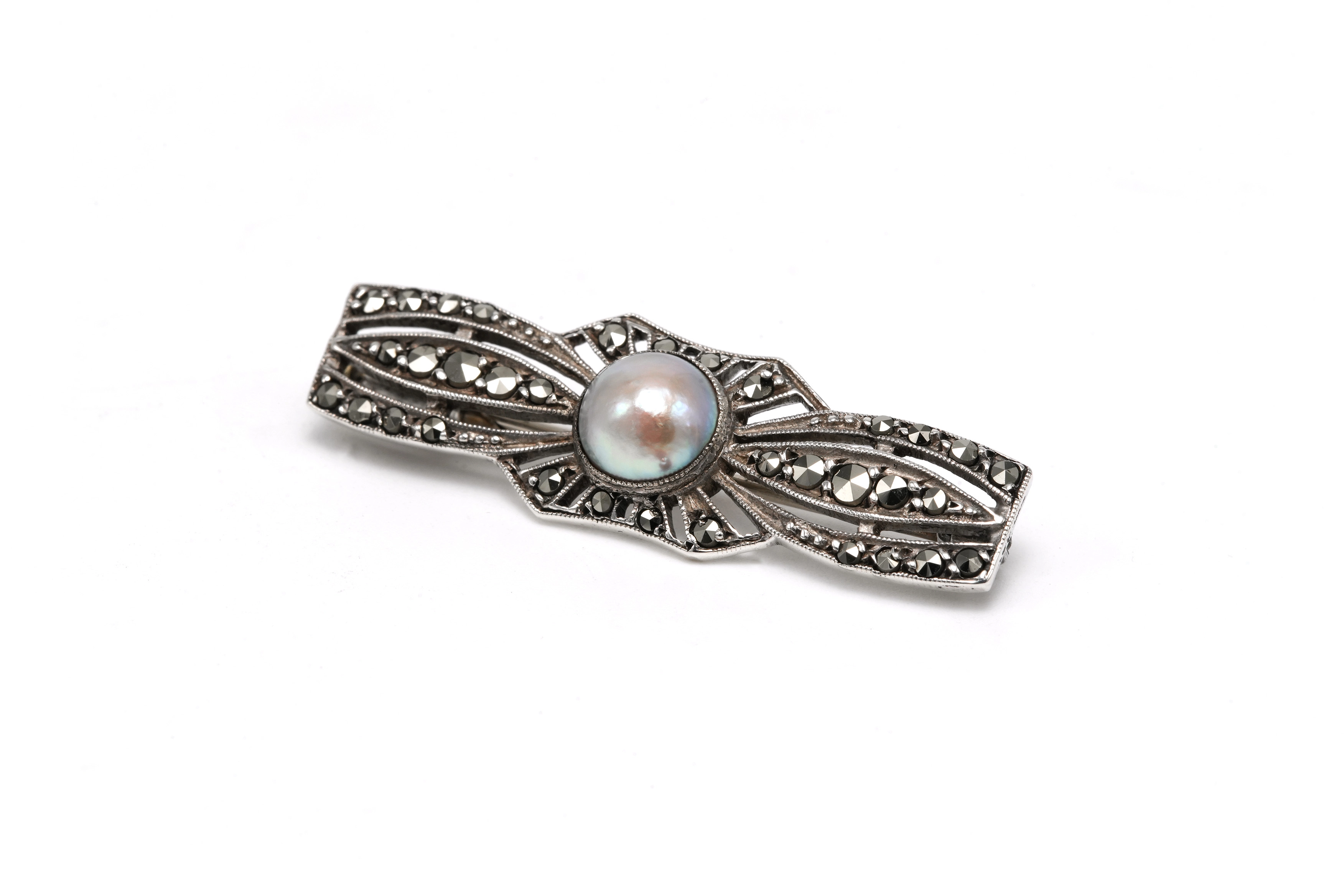 Broche Art Déco en argent 935 sertie d'une perle et de marcassites - 2
