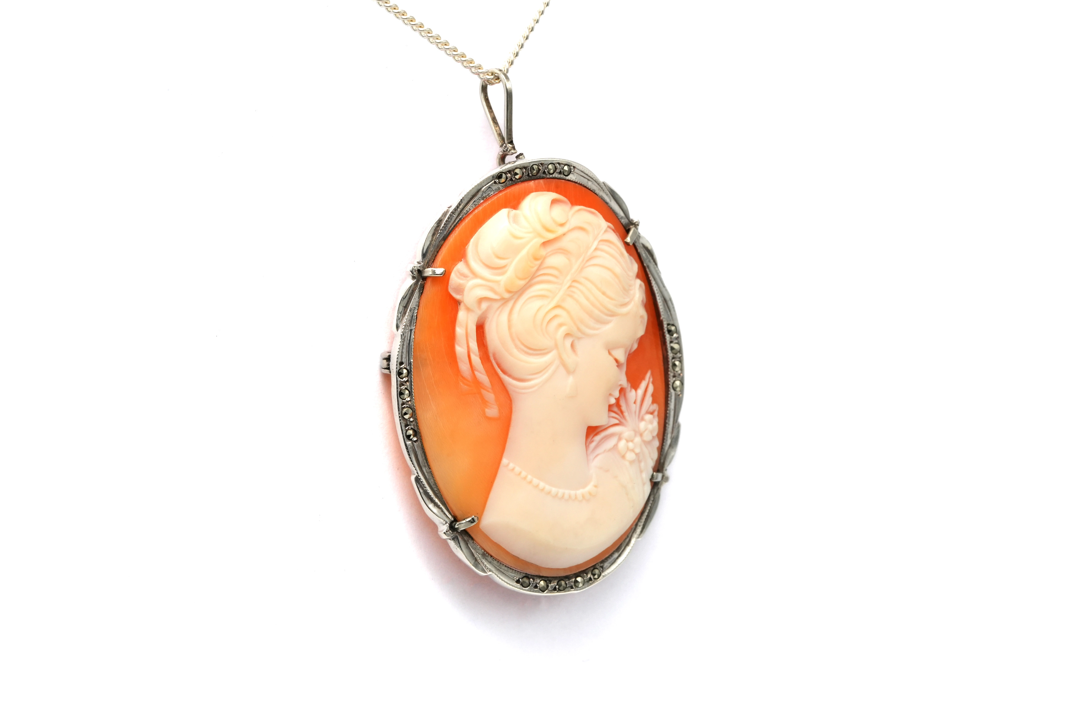 Pendentif Années 70 en argent 800 serti d'un camée et de marcassites - 3