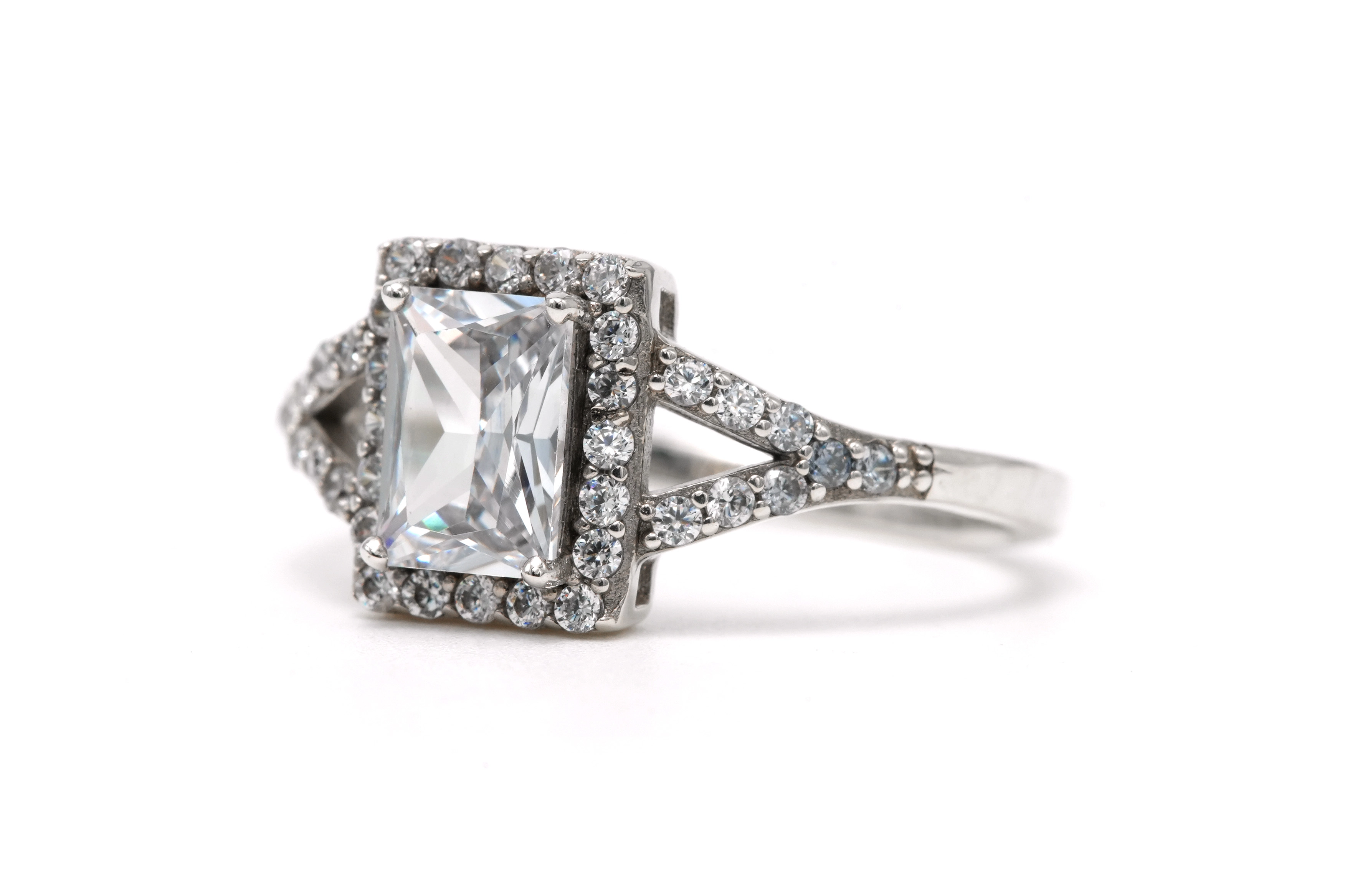 Bague contemporaine en argent 925 sertie de zirconiums - 2