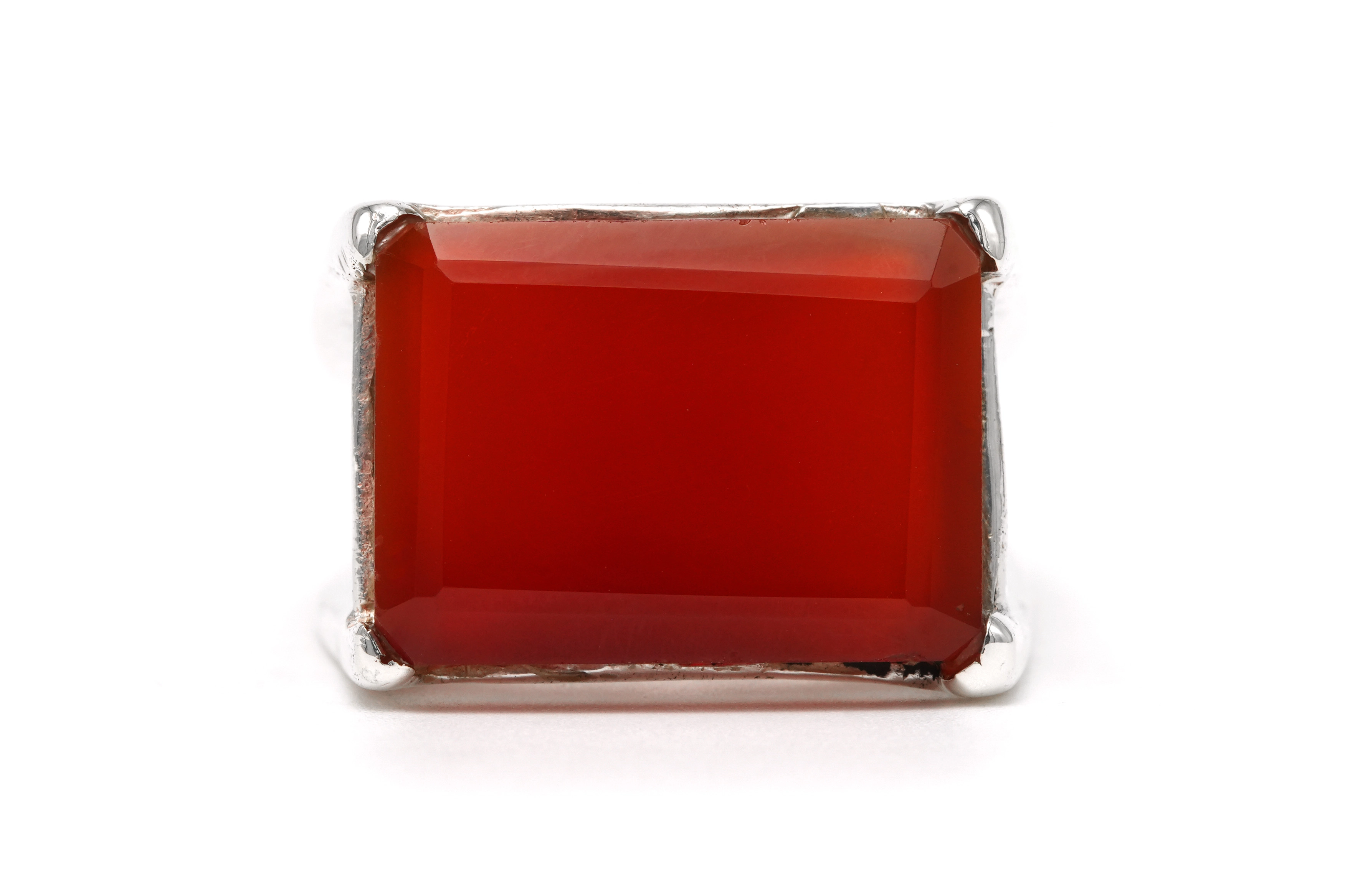 Bague contemporaine en argent 925 sertie d'une cornaline - 1